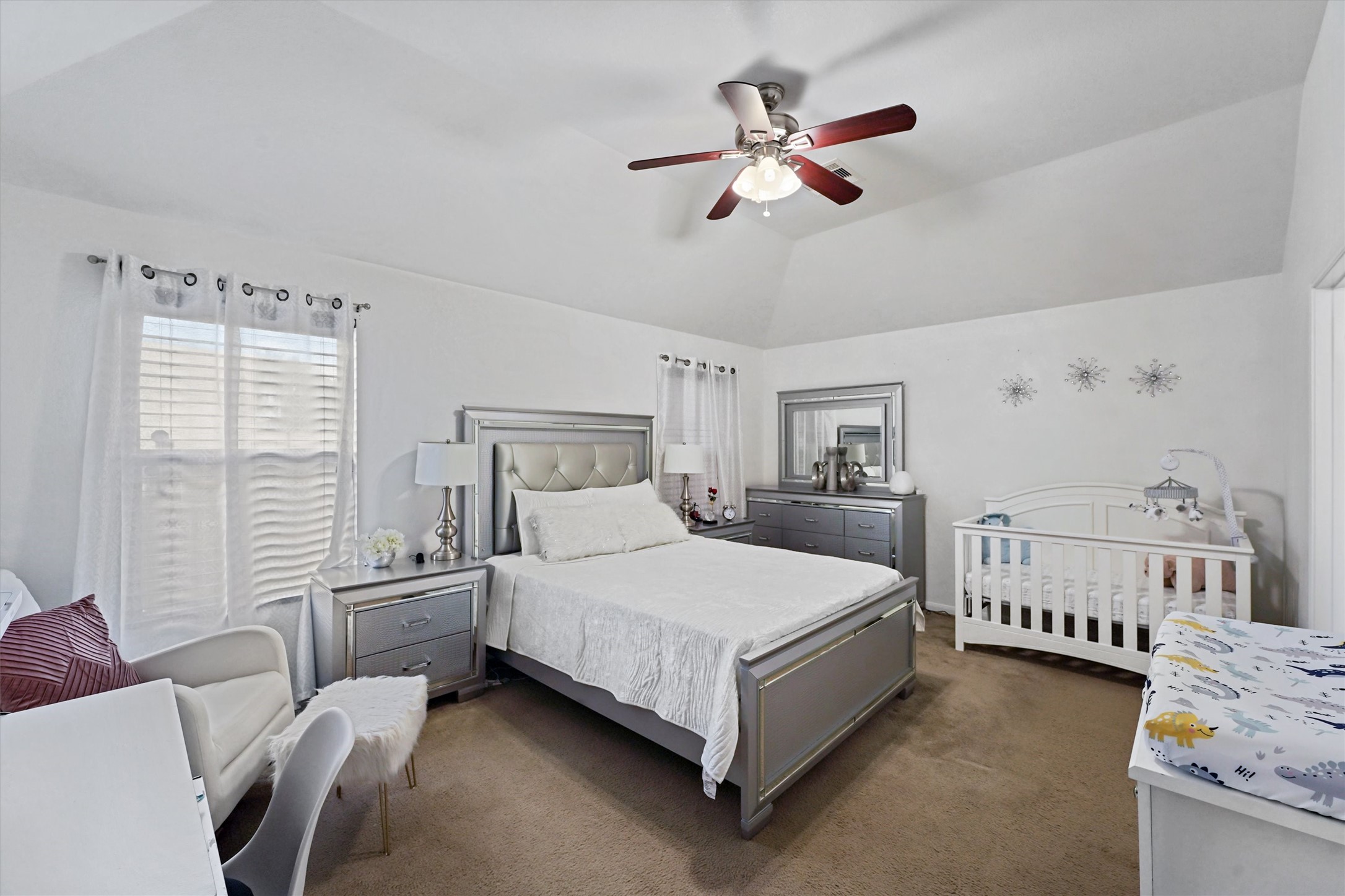 18523 Windy Stone Drive Property Photo 14