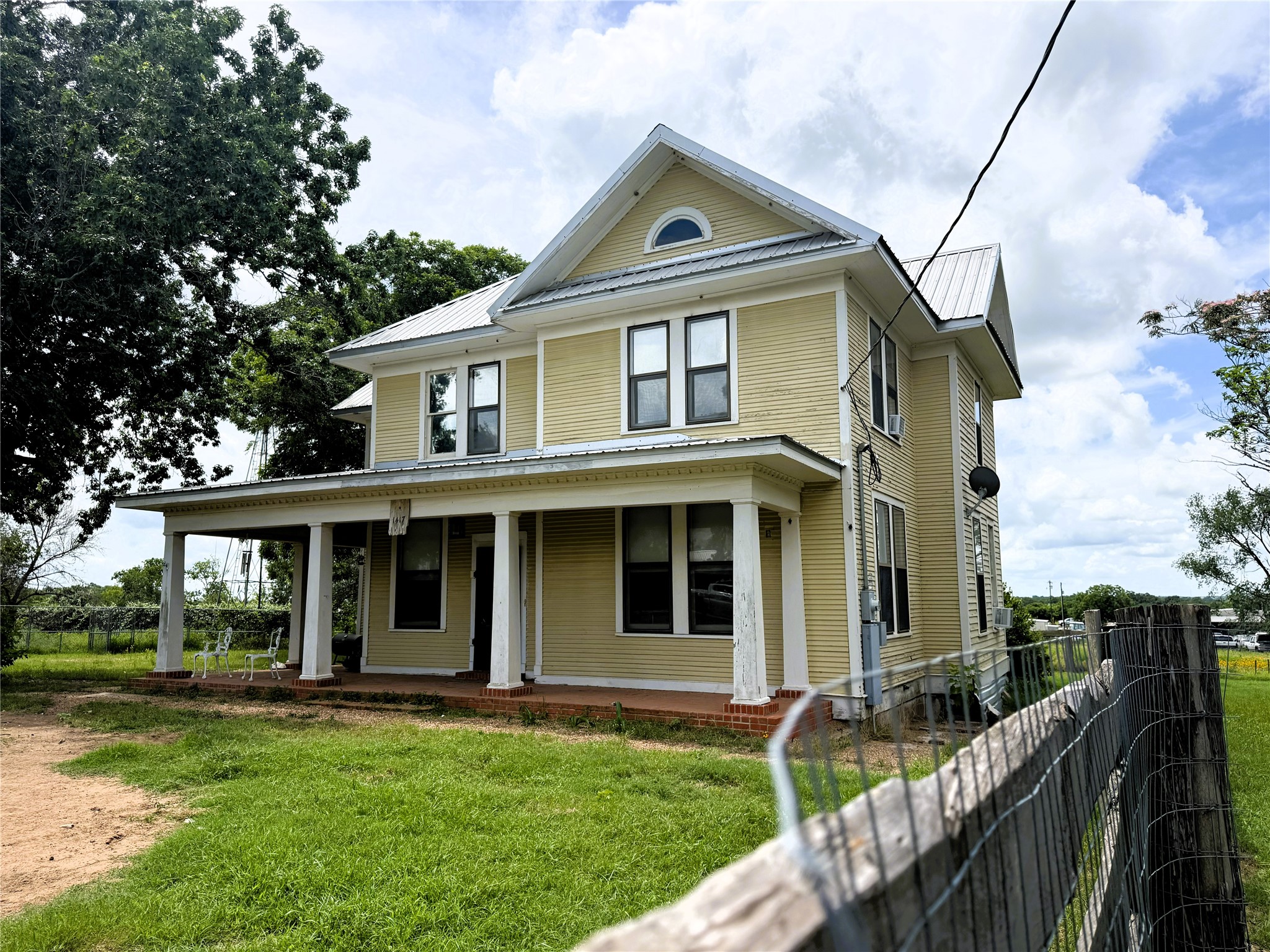 1417 Main Street Property Photo 3