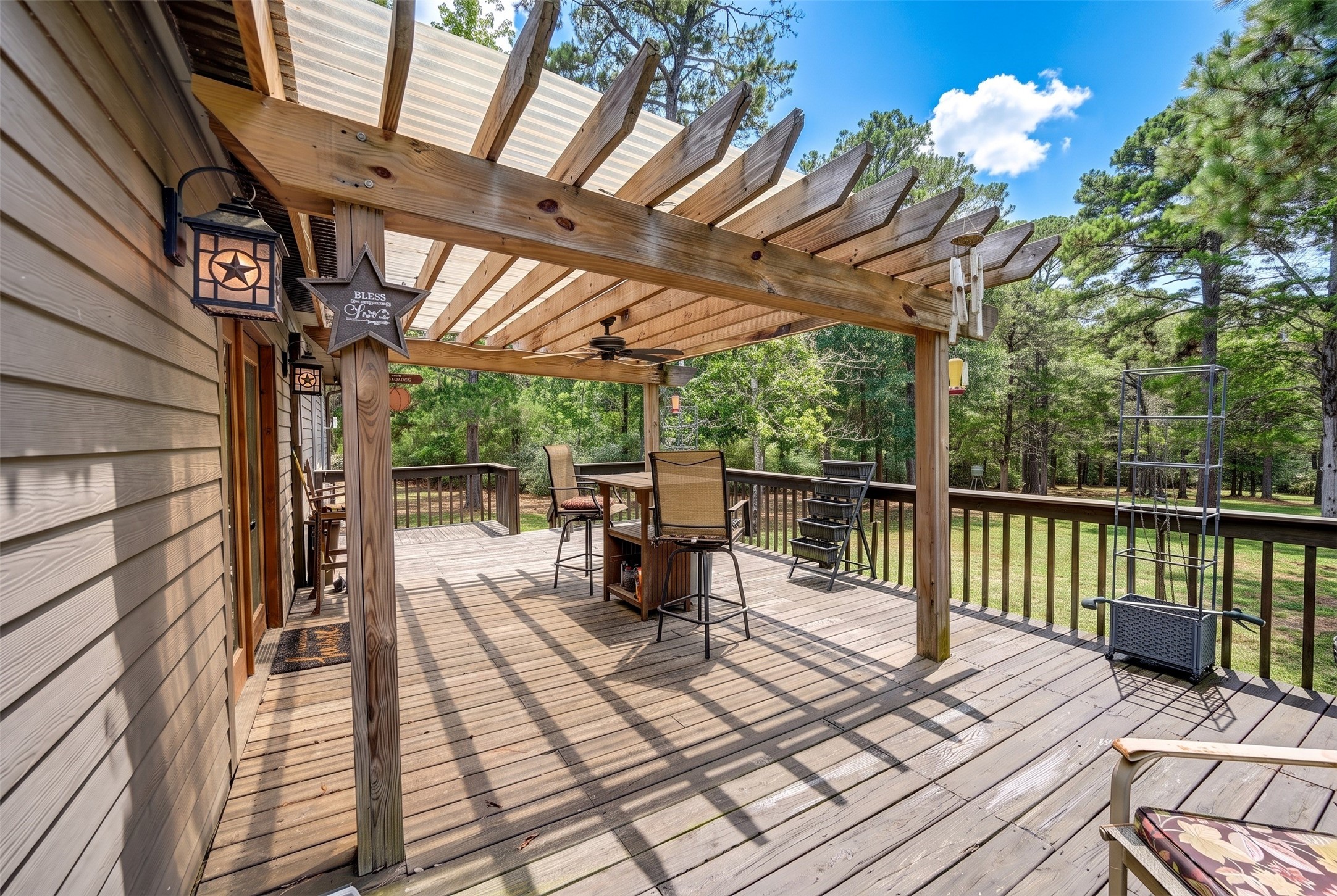 1052 Briar Crest Drive Property Photo 1