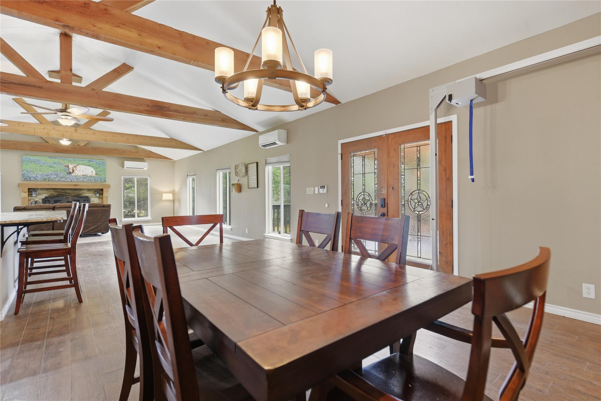 1052 Briar Crest Drive Property Photo 3