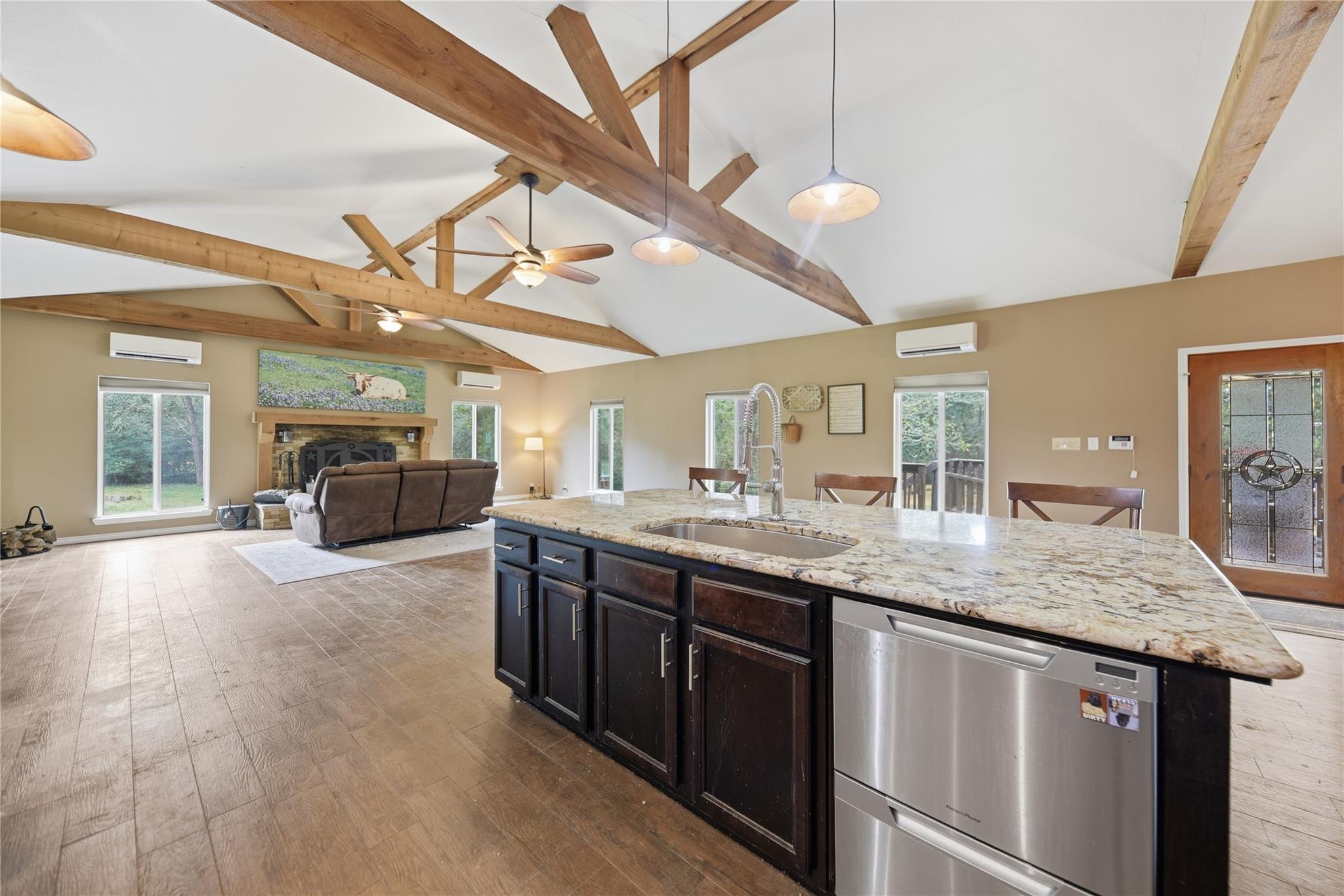 1052 Briar Crest Drive Property Photo 6