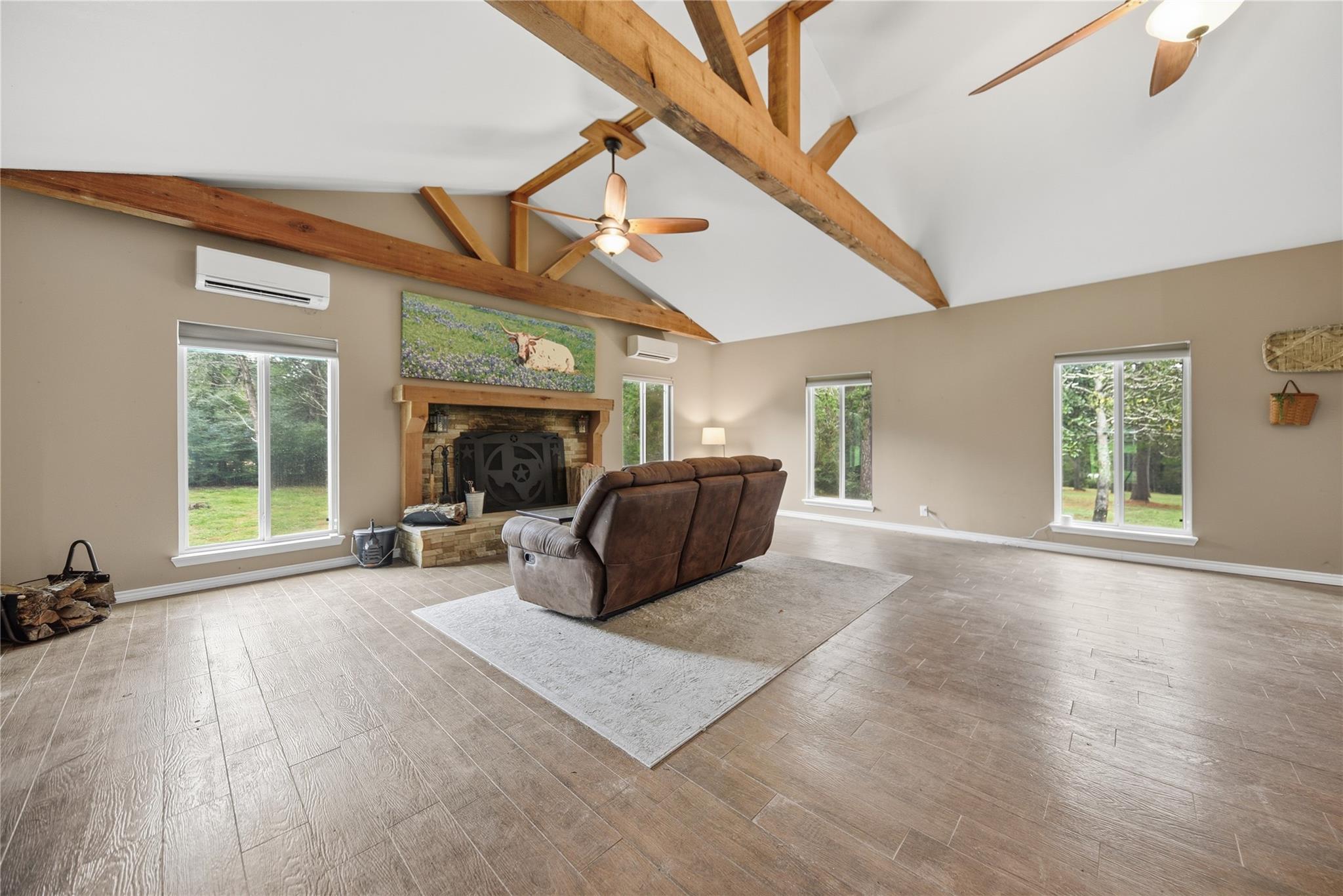1052 Briar Crest Drive Property Photo 8