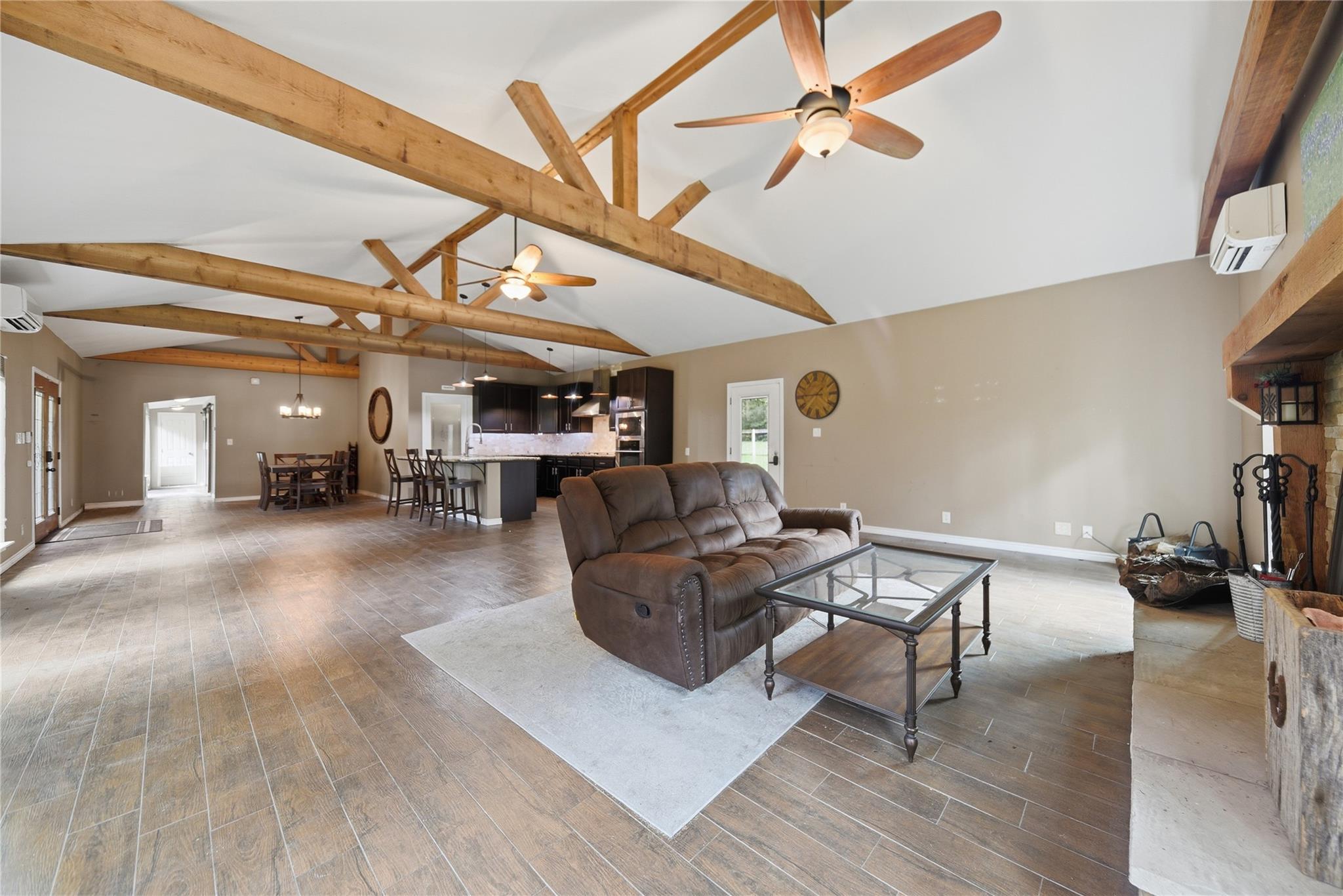 1052 Briar Crest Drive Property Photo 9