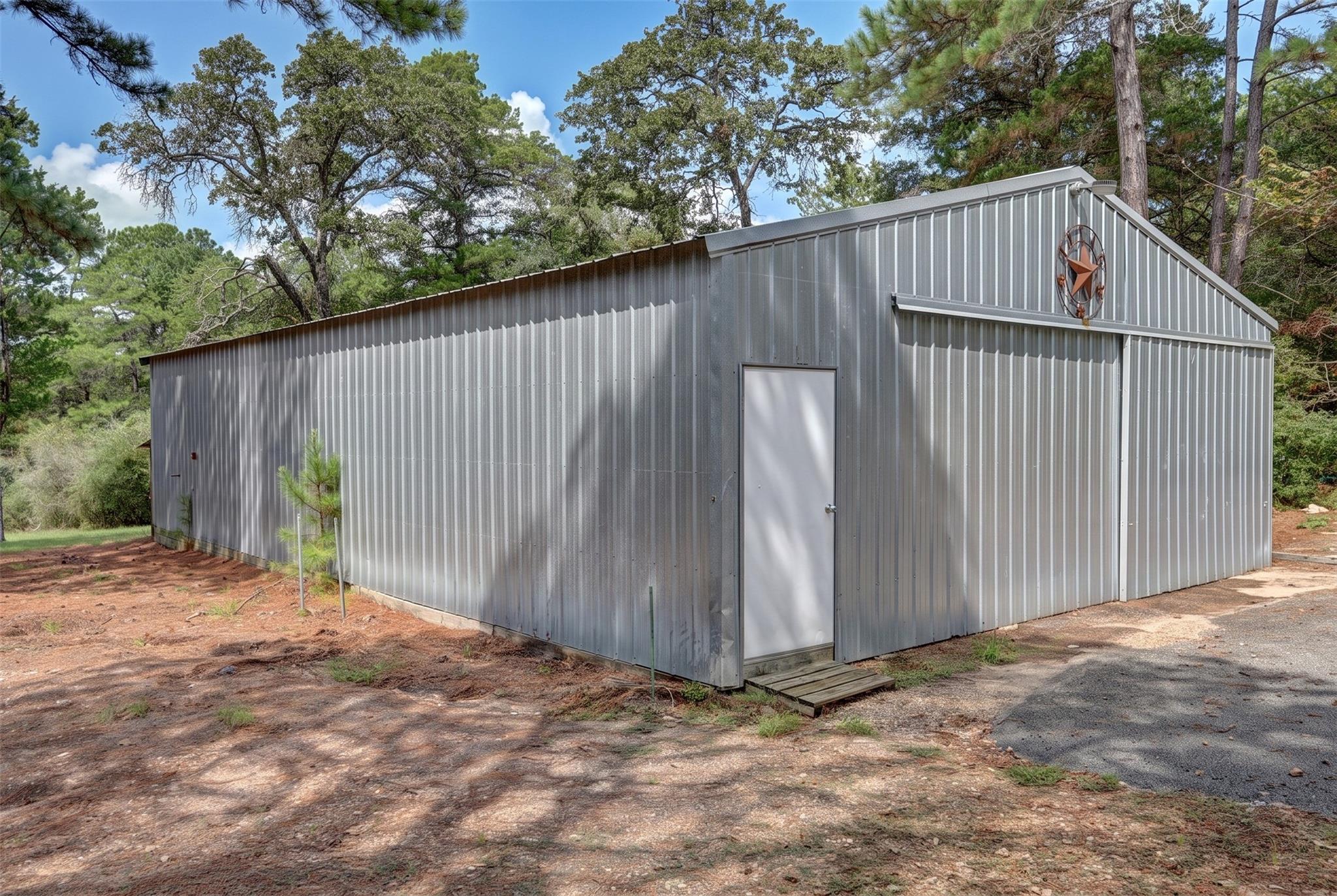 1052 Briar Crest Drive Property Photo 19