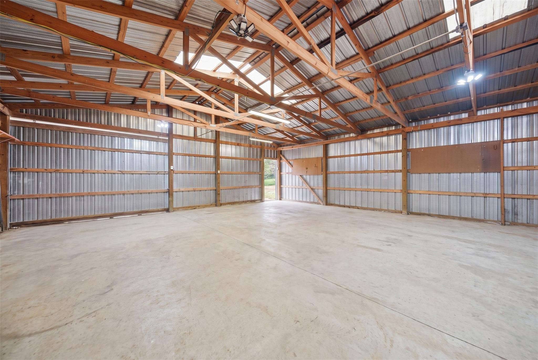 1052 Briar Crest Drive Property Photo 21