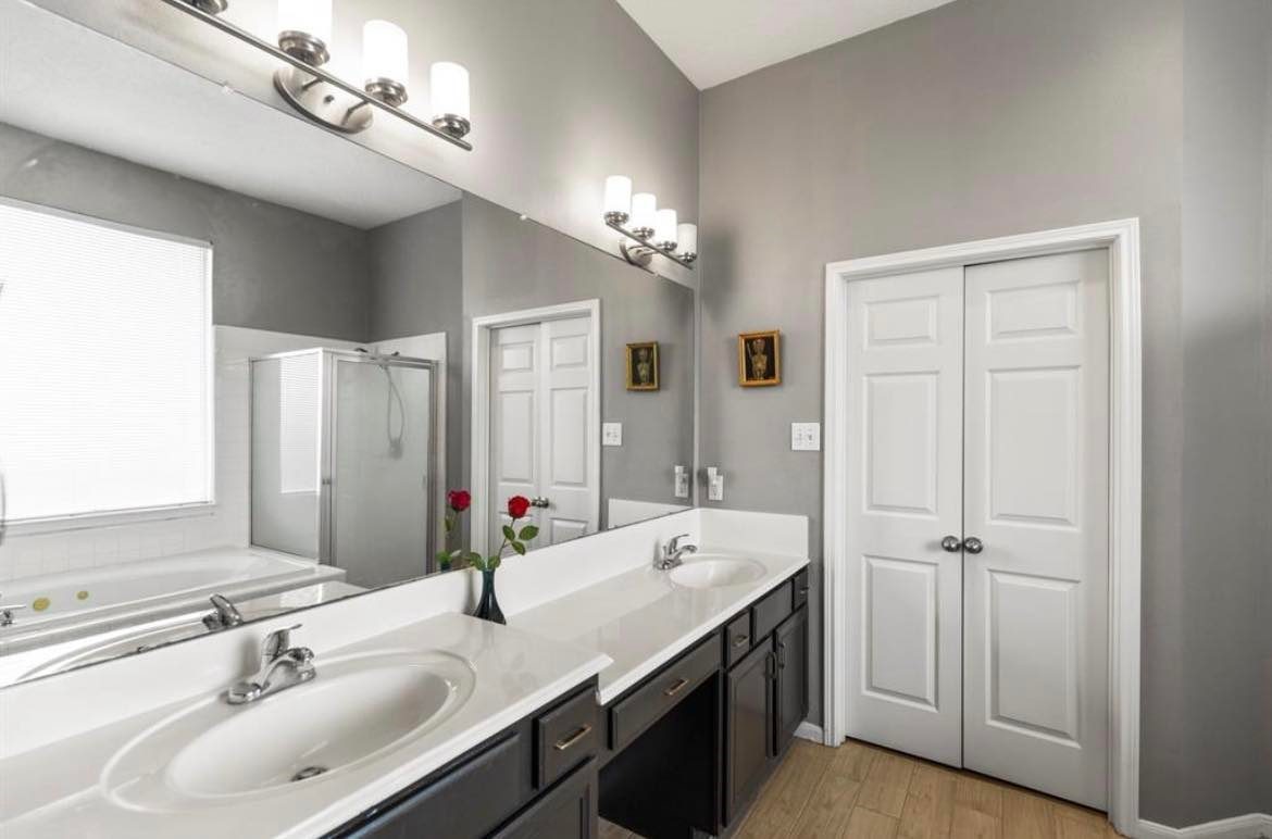 3827 Shady Breeze Drive Property Photo 14