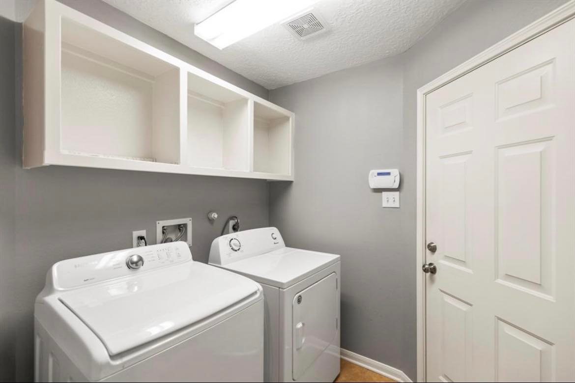 3827 Shady Breeze Drive Property Photo 15