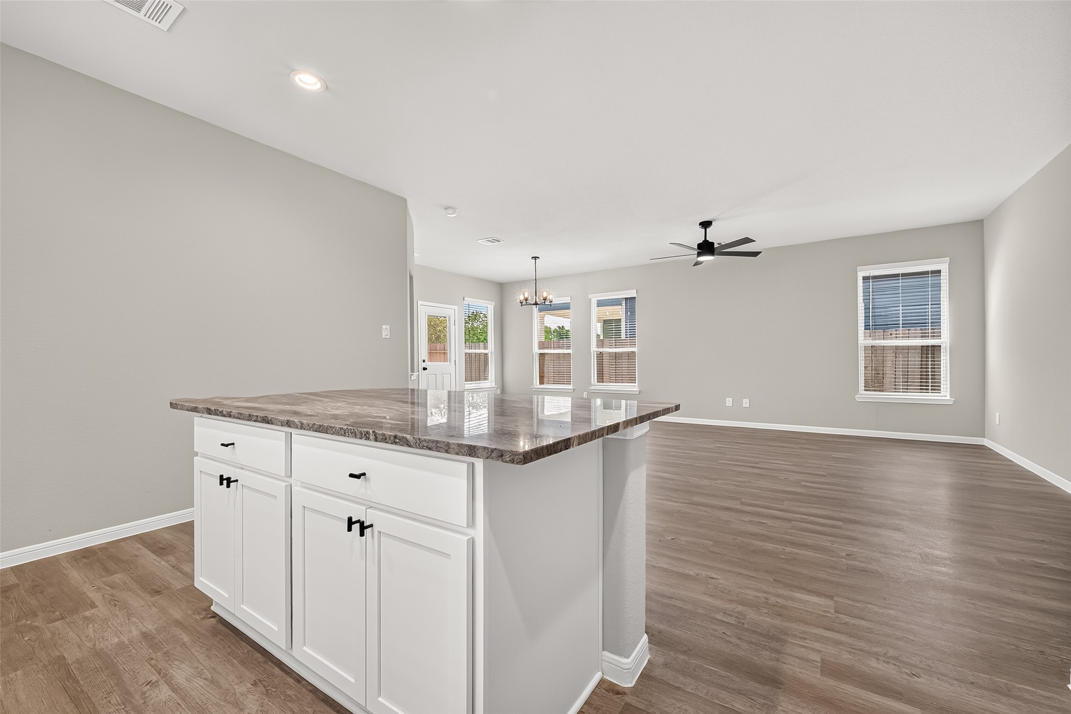 509 Stone Placa Trail Property Photo 12