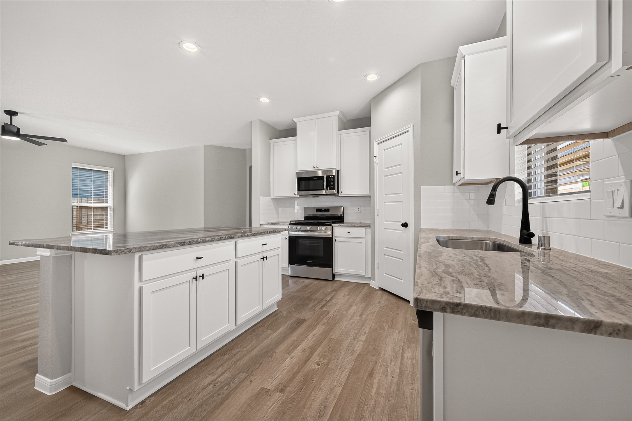 509 Stone Placa Trail Property Photo 13