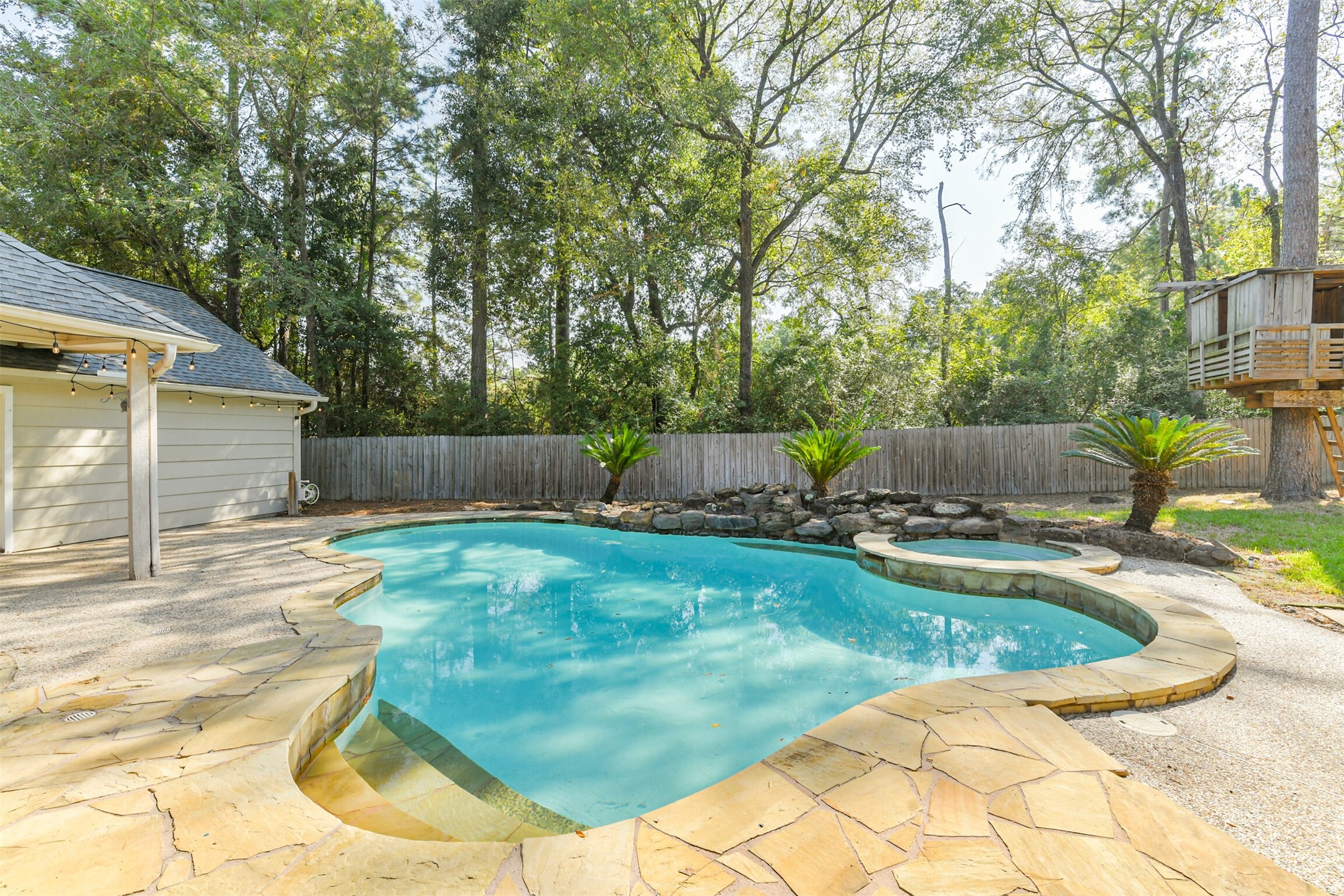 27 Hornsilver Place Property Photo 6