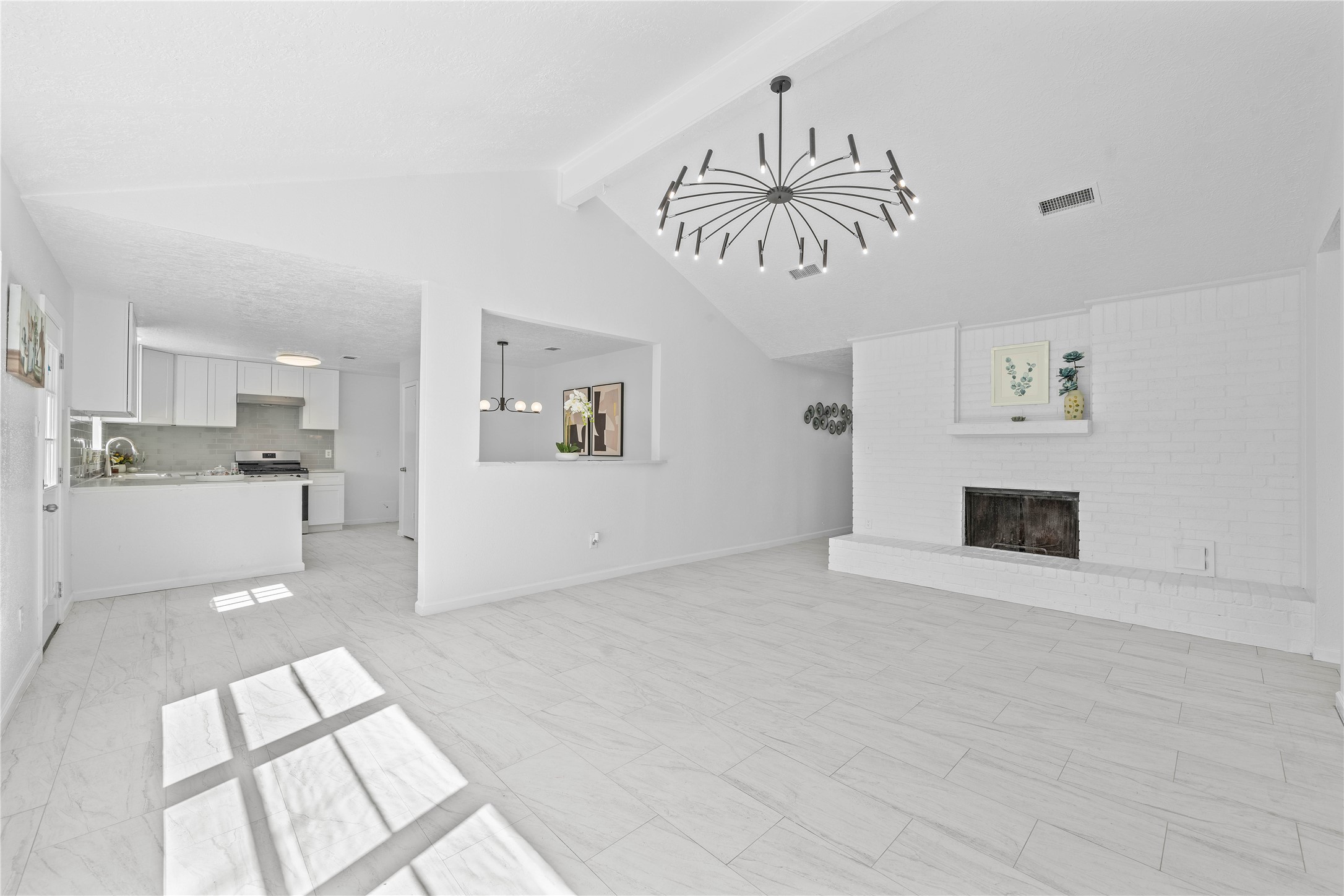 9042 Kirkmont Drive Property Photo 6
