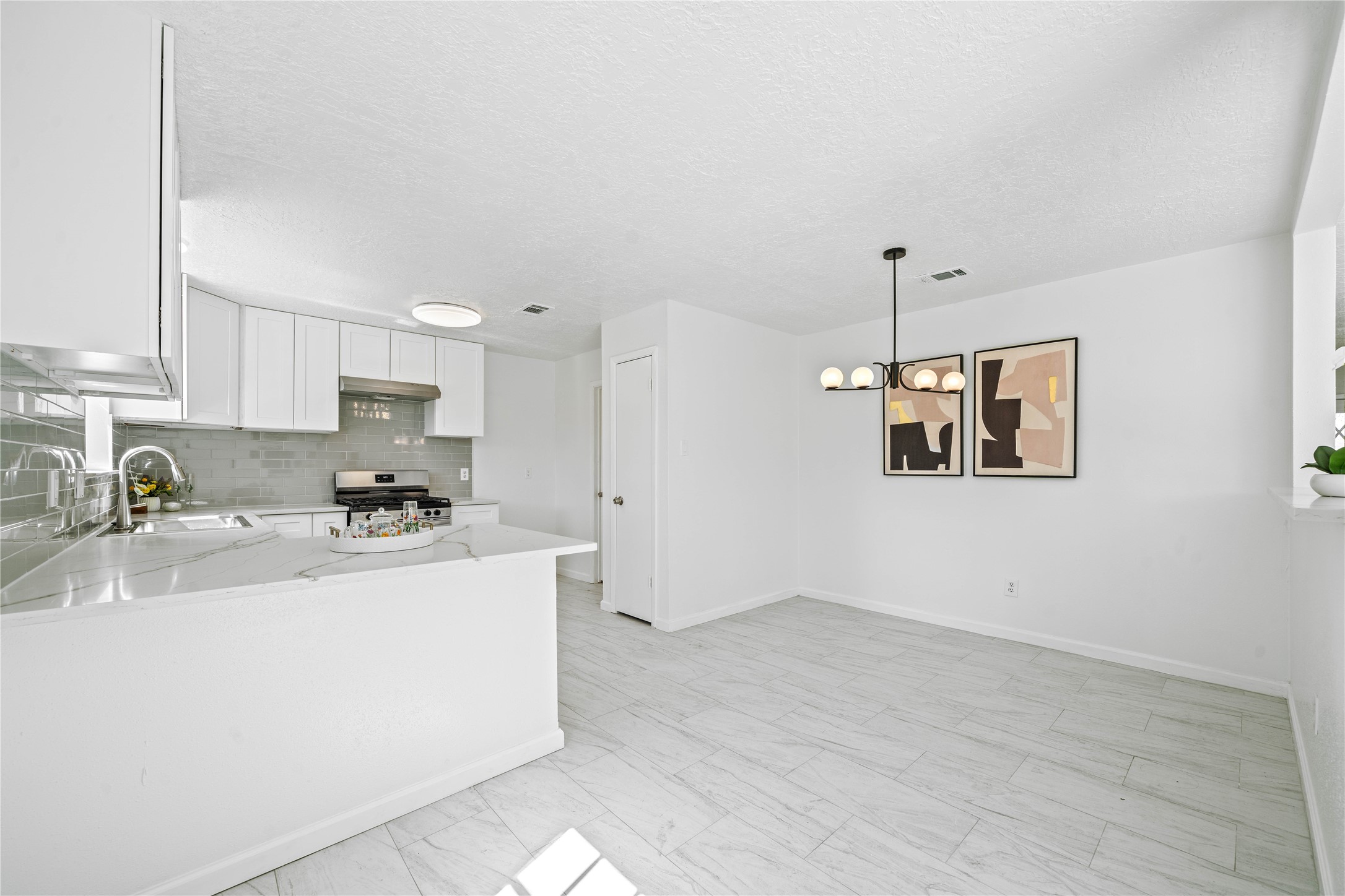 9042 Kirkmont Drive Property Photo 8