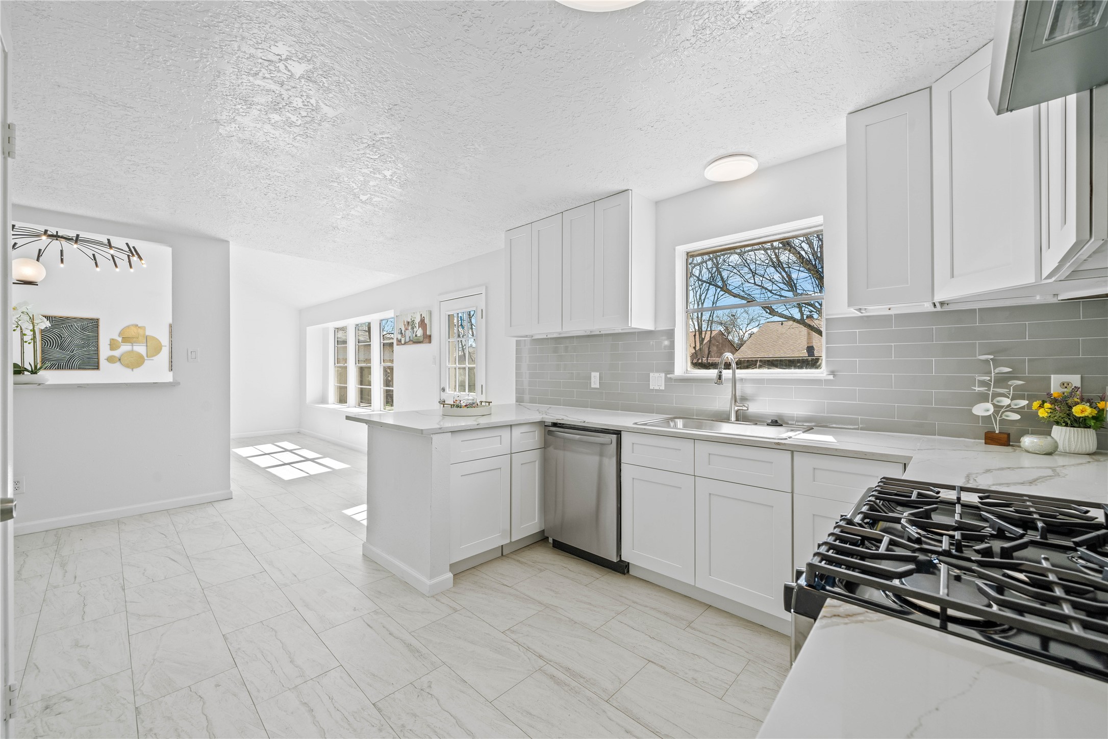 9042 Kirkmont Drive Property Photo 14