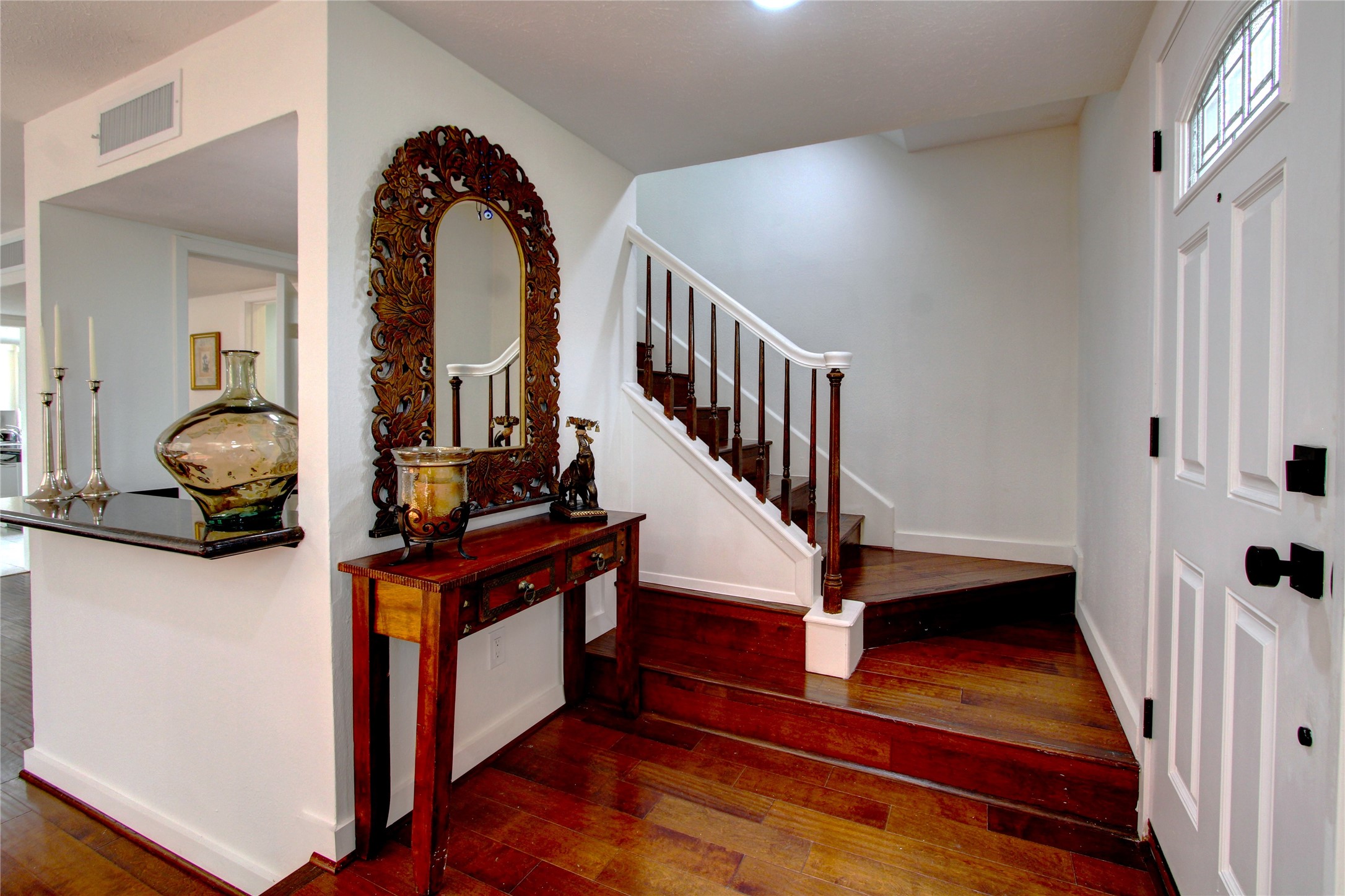 5985 Inwood Drive Property Photo 8