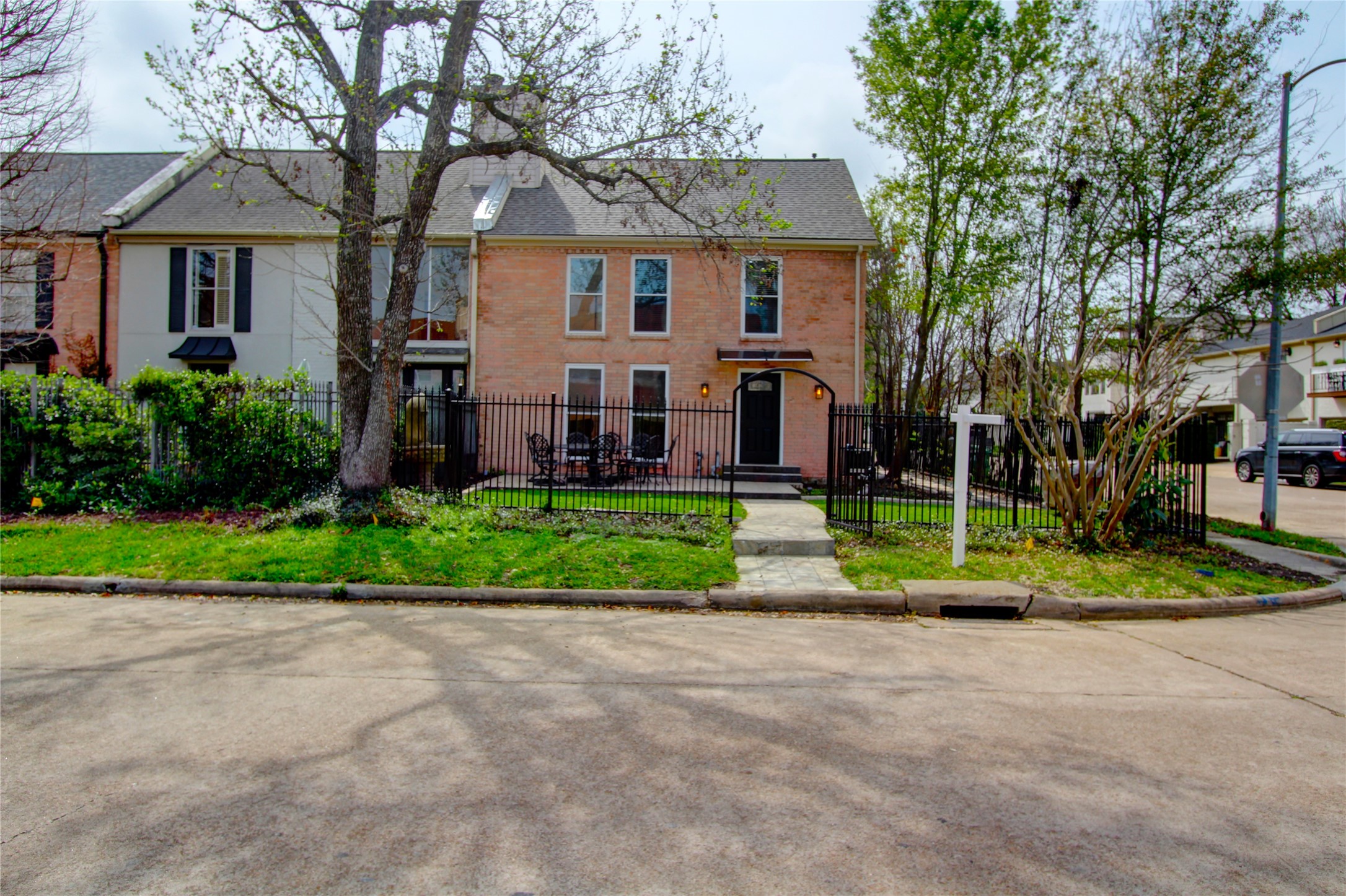 5985 Inwood Drive Property Photo 24