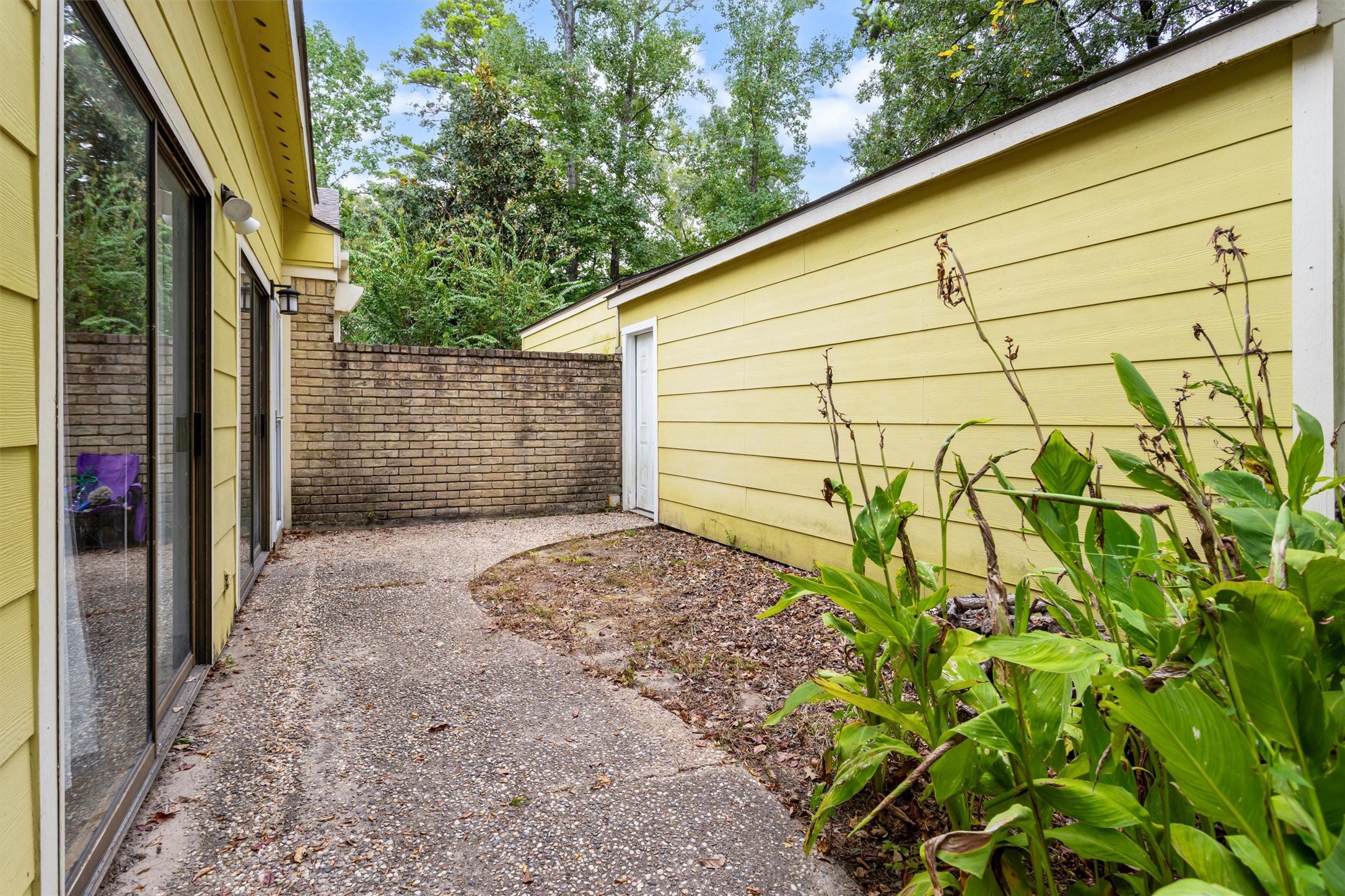 24648 Pools Creek Drive Property Photo 4