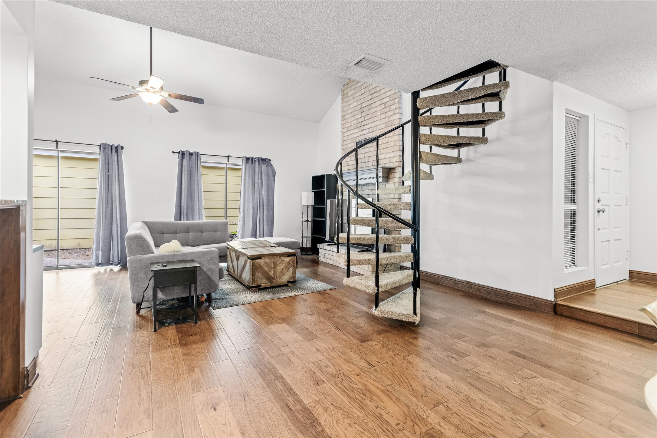 24648 Pools Creek Drive Property Photo 12