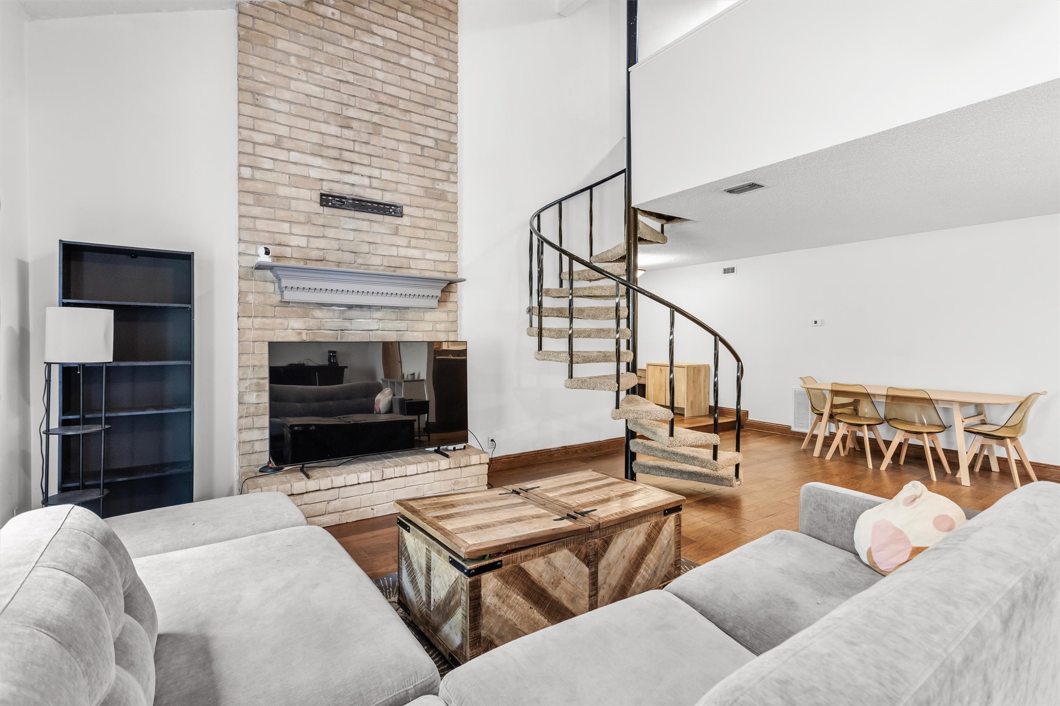 24648 Pools Creek Drive Property Photo 15
