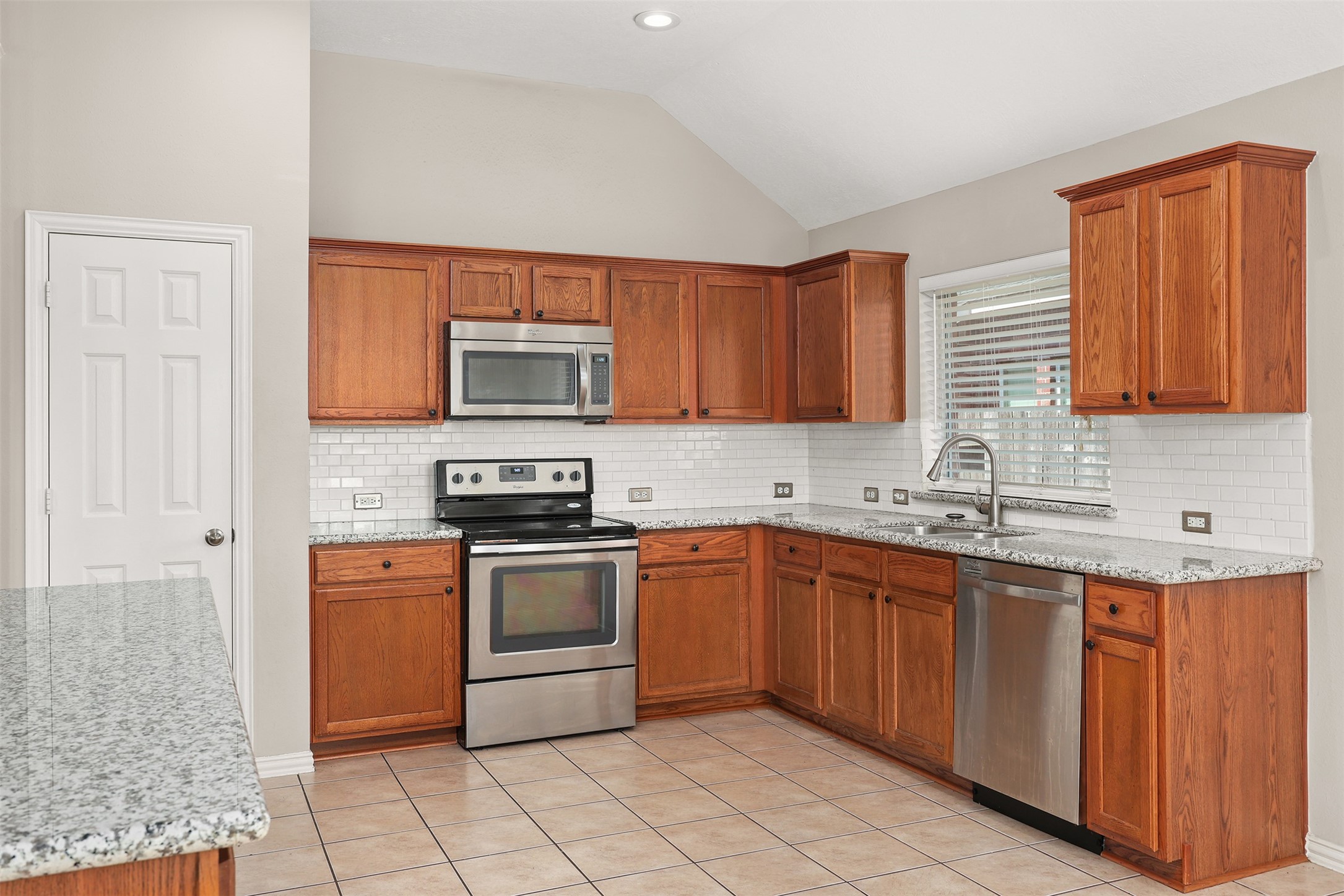 7611 Waterlilly Lane Property Photo 6