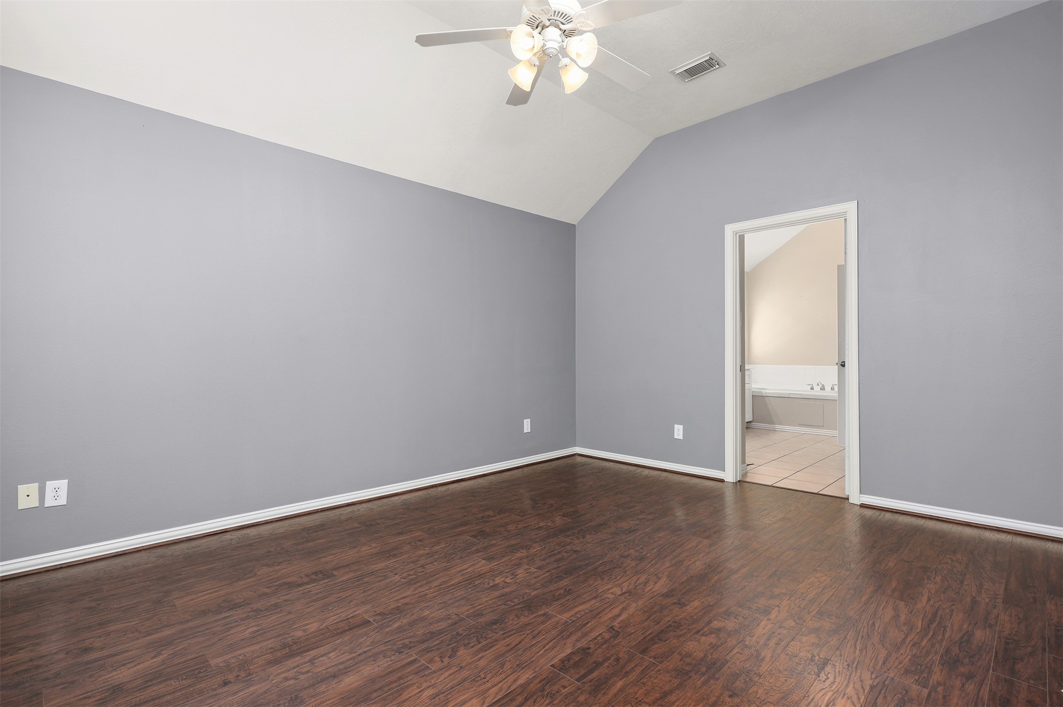 7611 Waterlilly Lane Property Photo 14