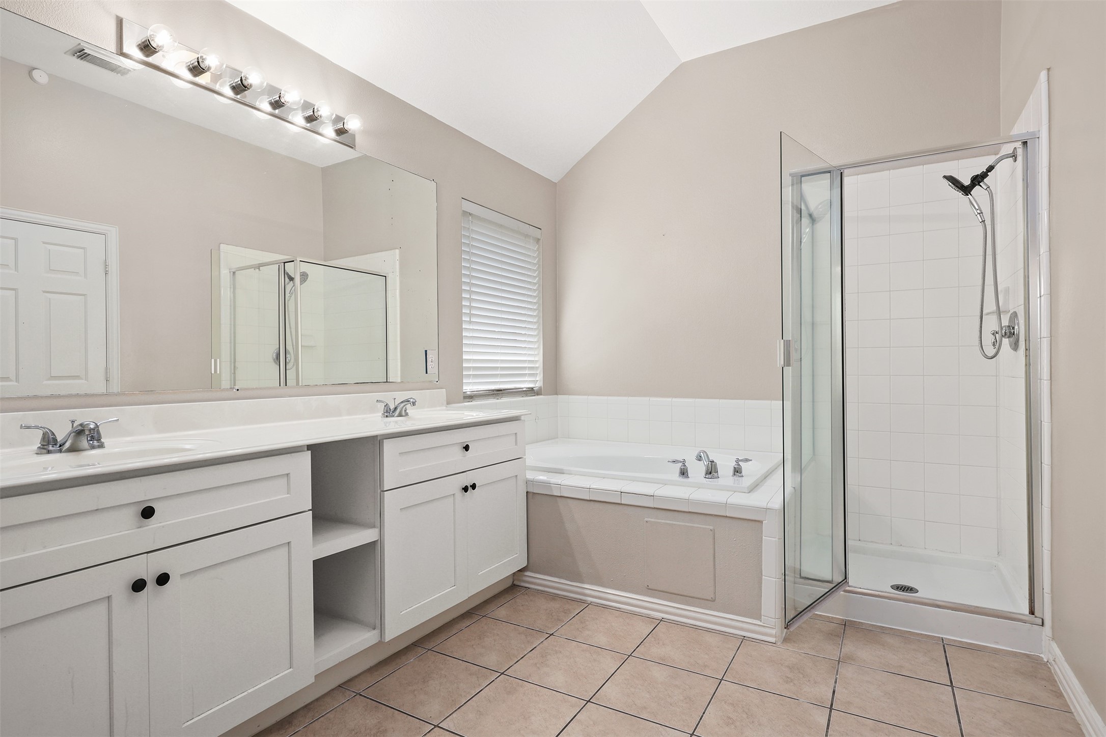 7611 Waterlilly Lane Property Photo 16