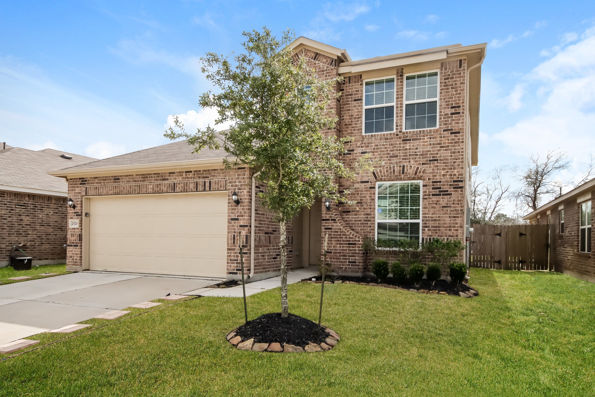 2526 Cold River Drive Property Photo 2