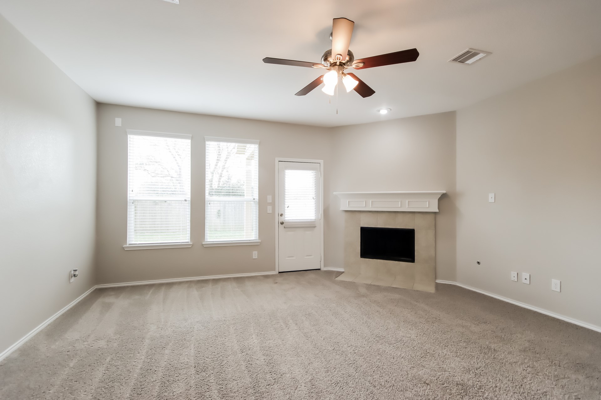 2526 Cold River Drive Property Photo 4