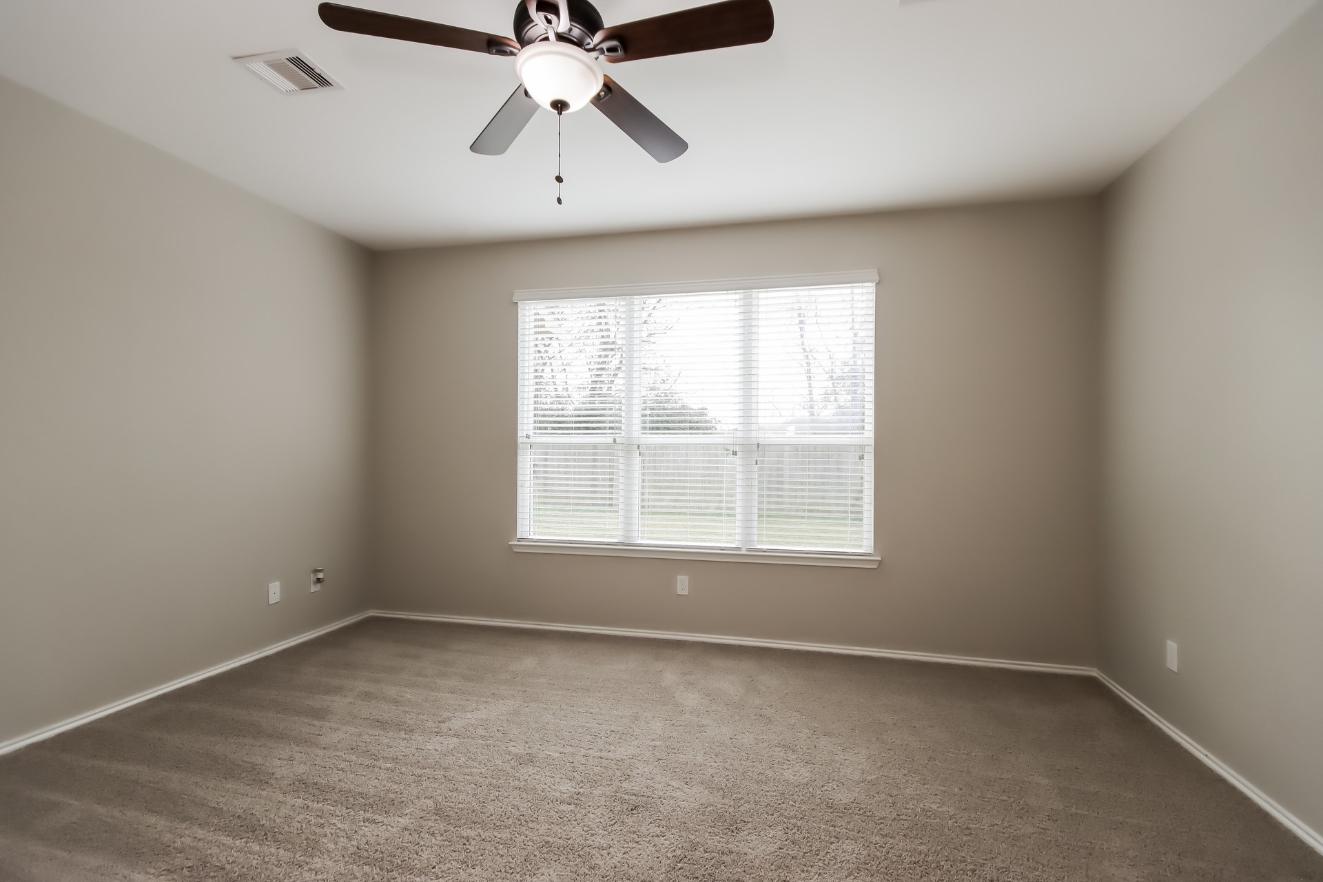 2526 Cold River Drive Property Photo 8