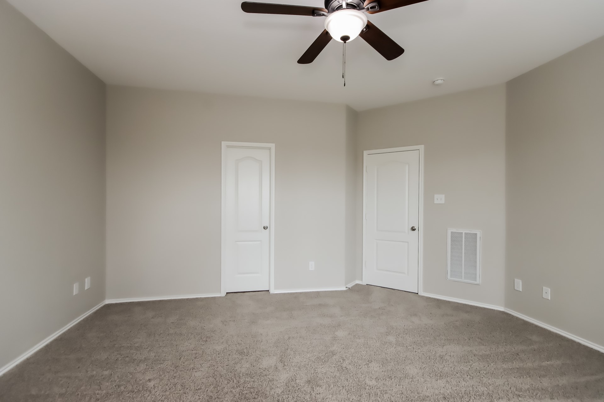 2526 Cold River Drive Property Photo 9