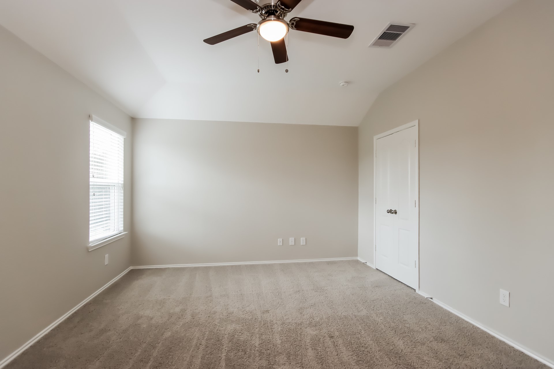 2526 Cold River Drive Property Photo 10