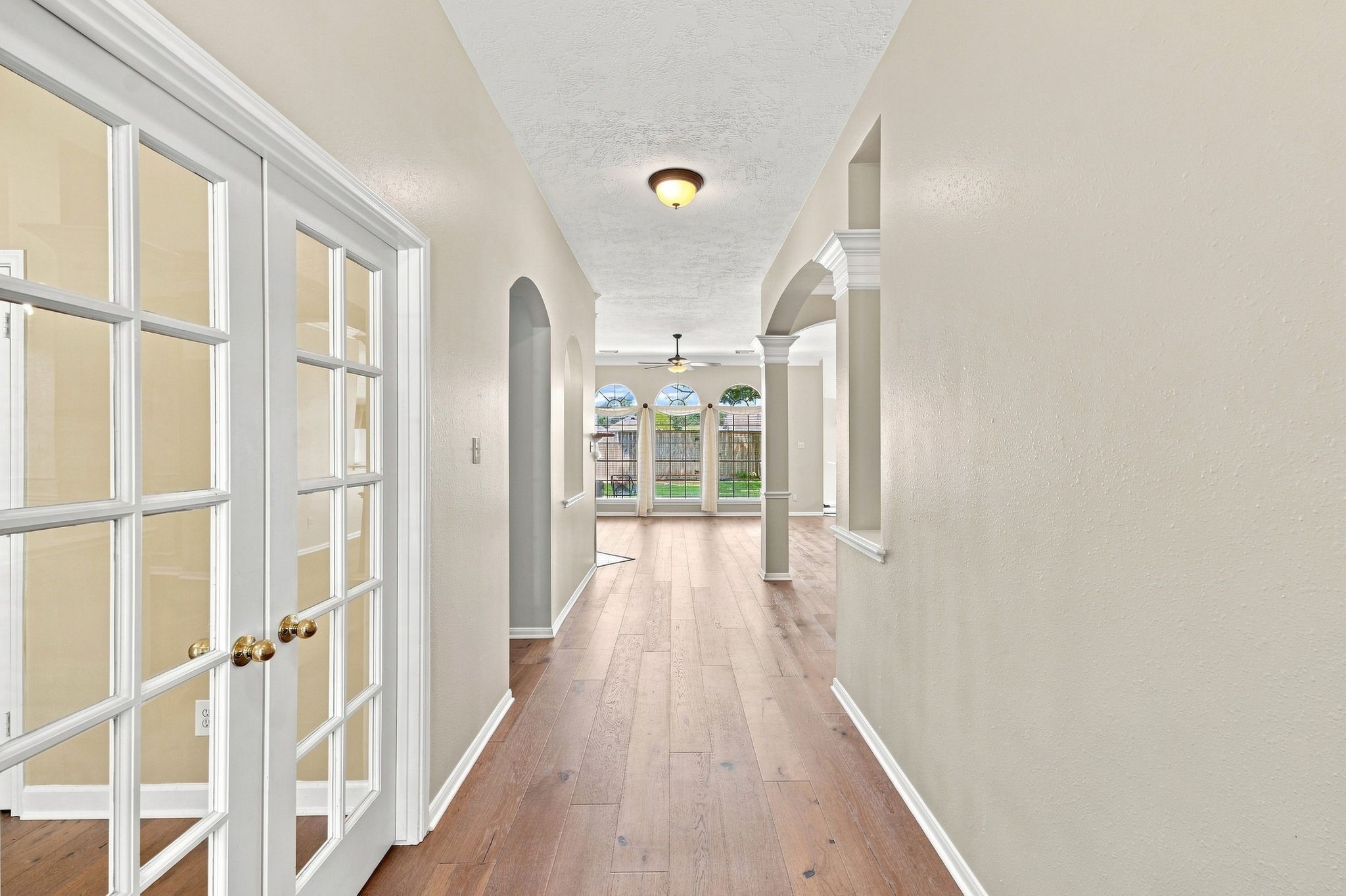 22918 Red River Drive Property Photo 3