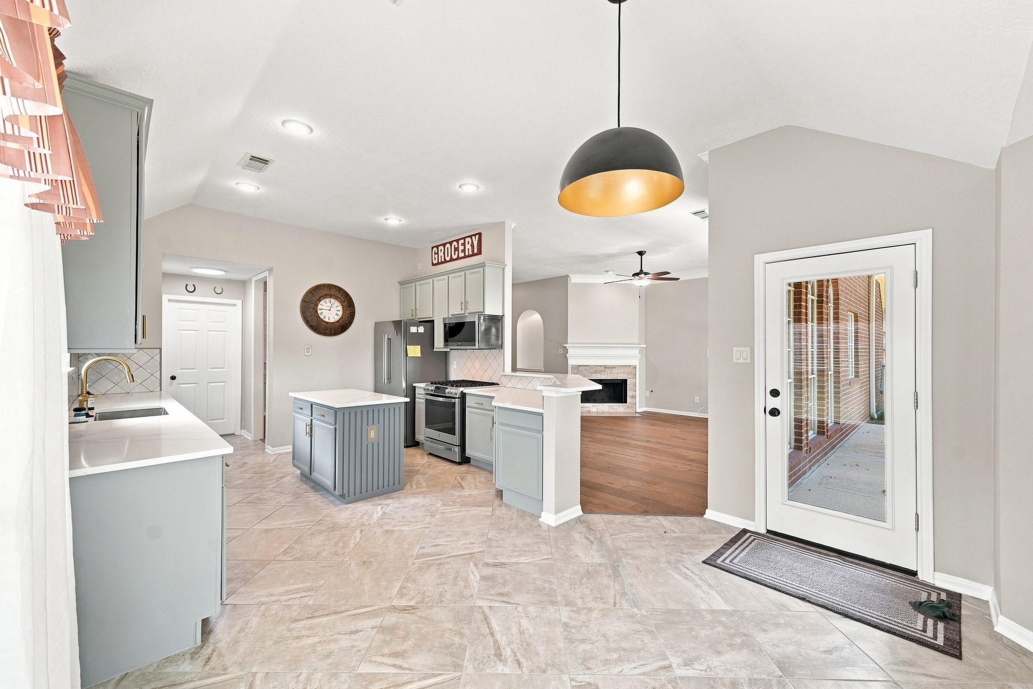 22918 Red River Drive Property Photo 11