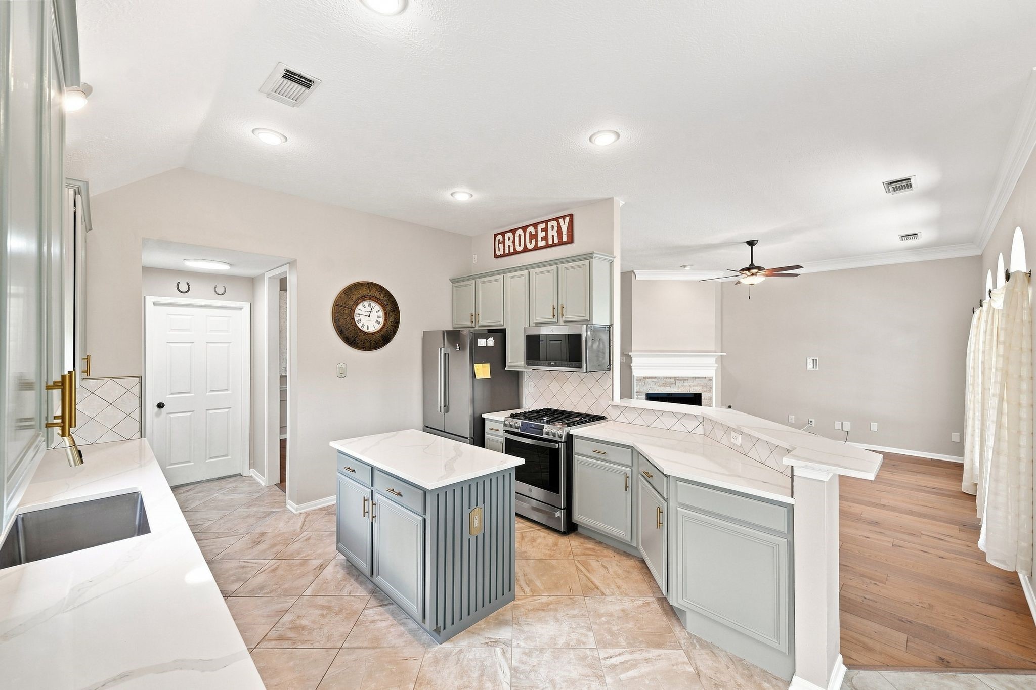 22918 Red River Drive Property Photo 12