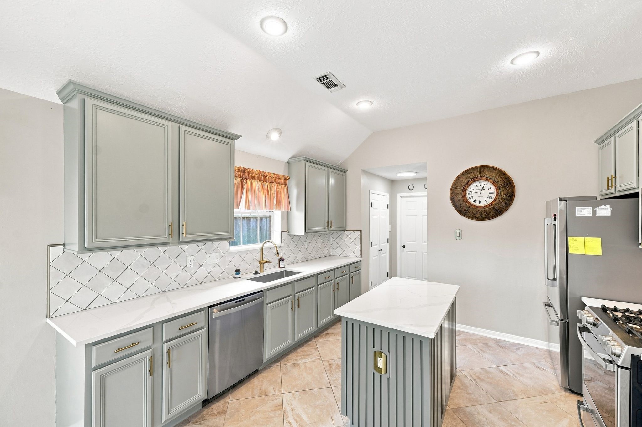 22918 Red River Drive Property Photo 14