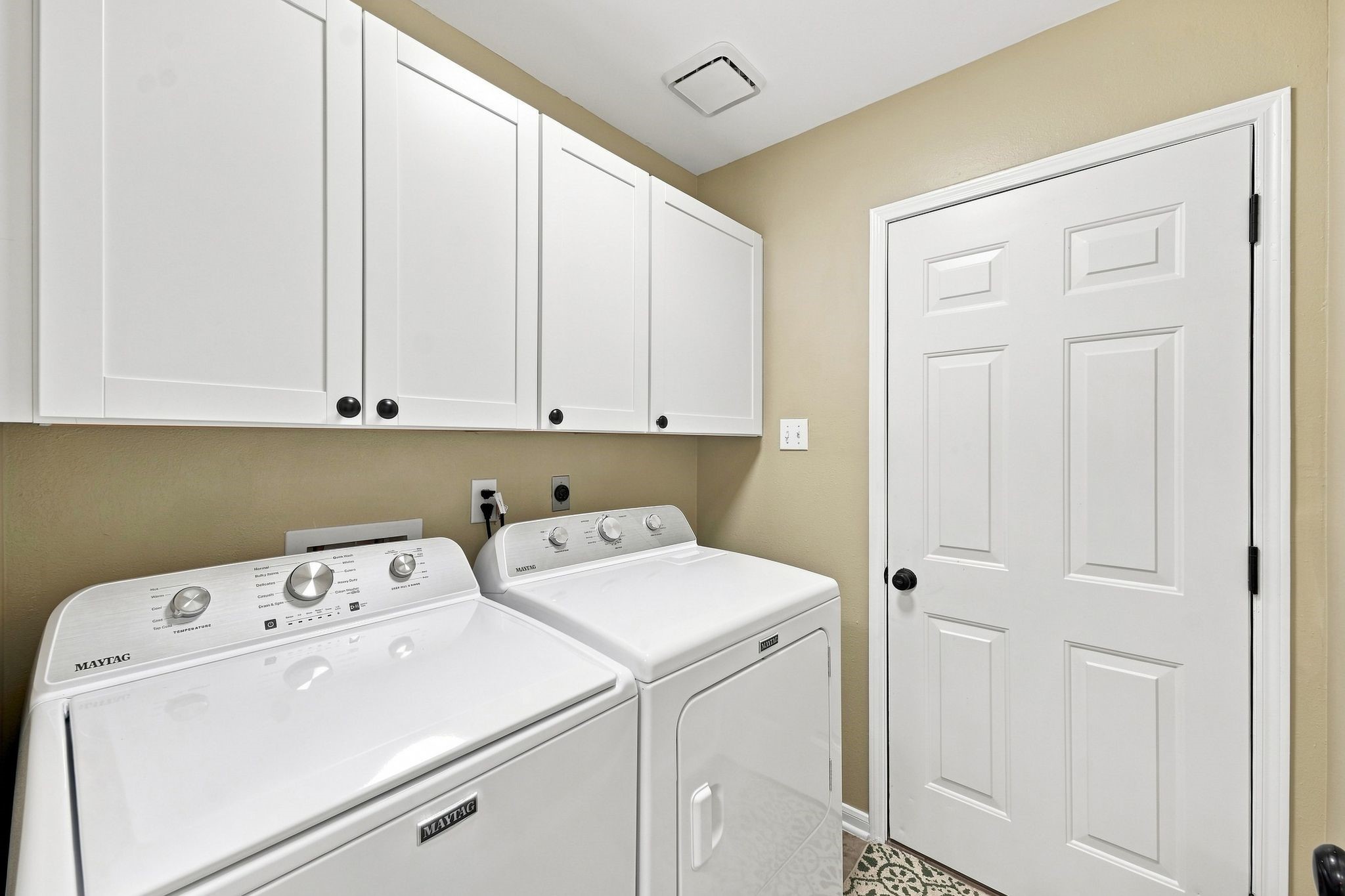 22918 Red River Drive Property Photo 15