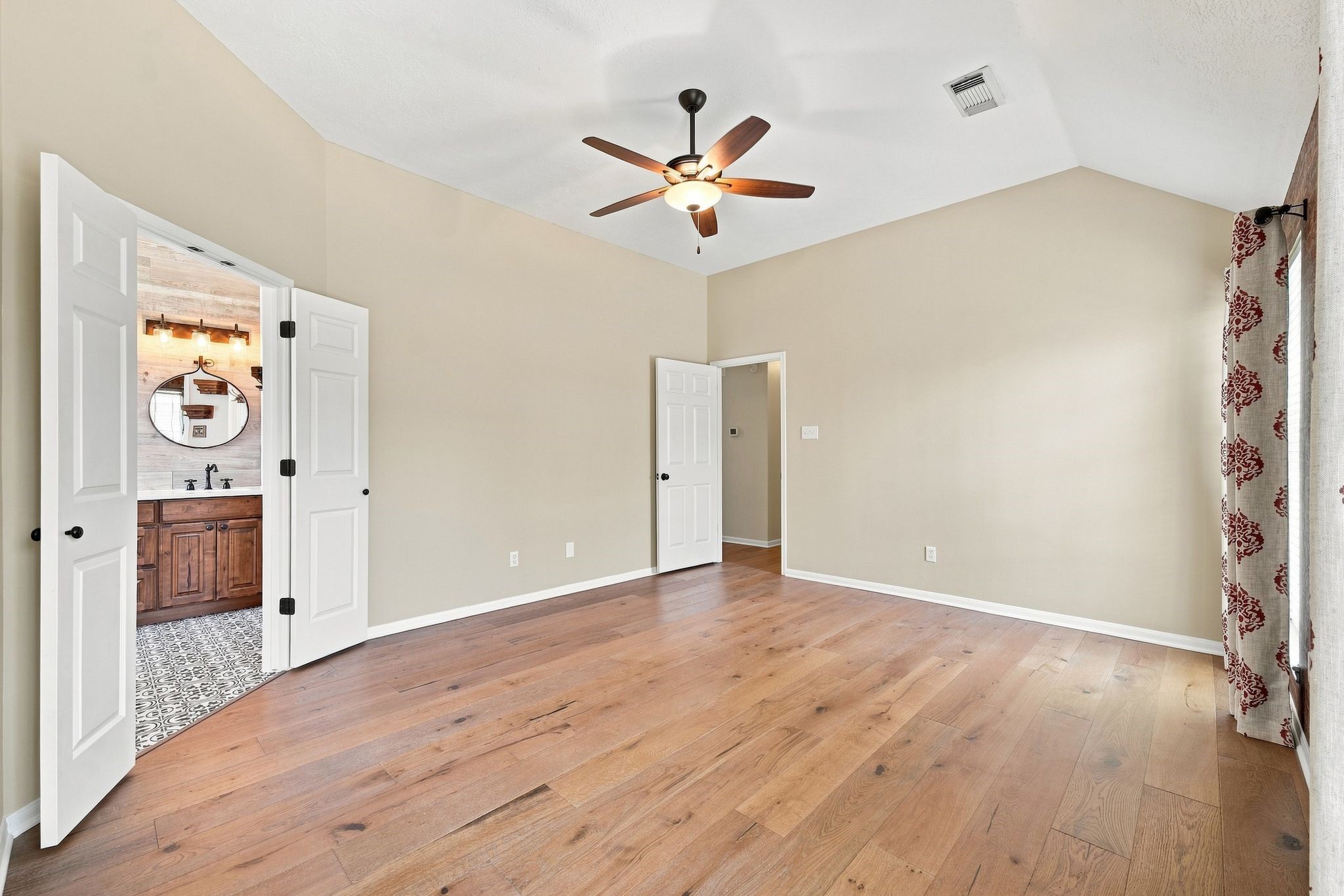 22918 Red River Drive Property Photo 19