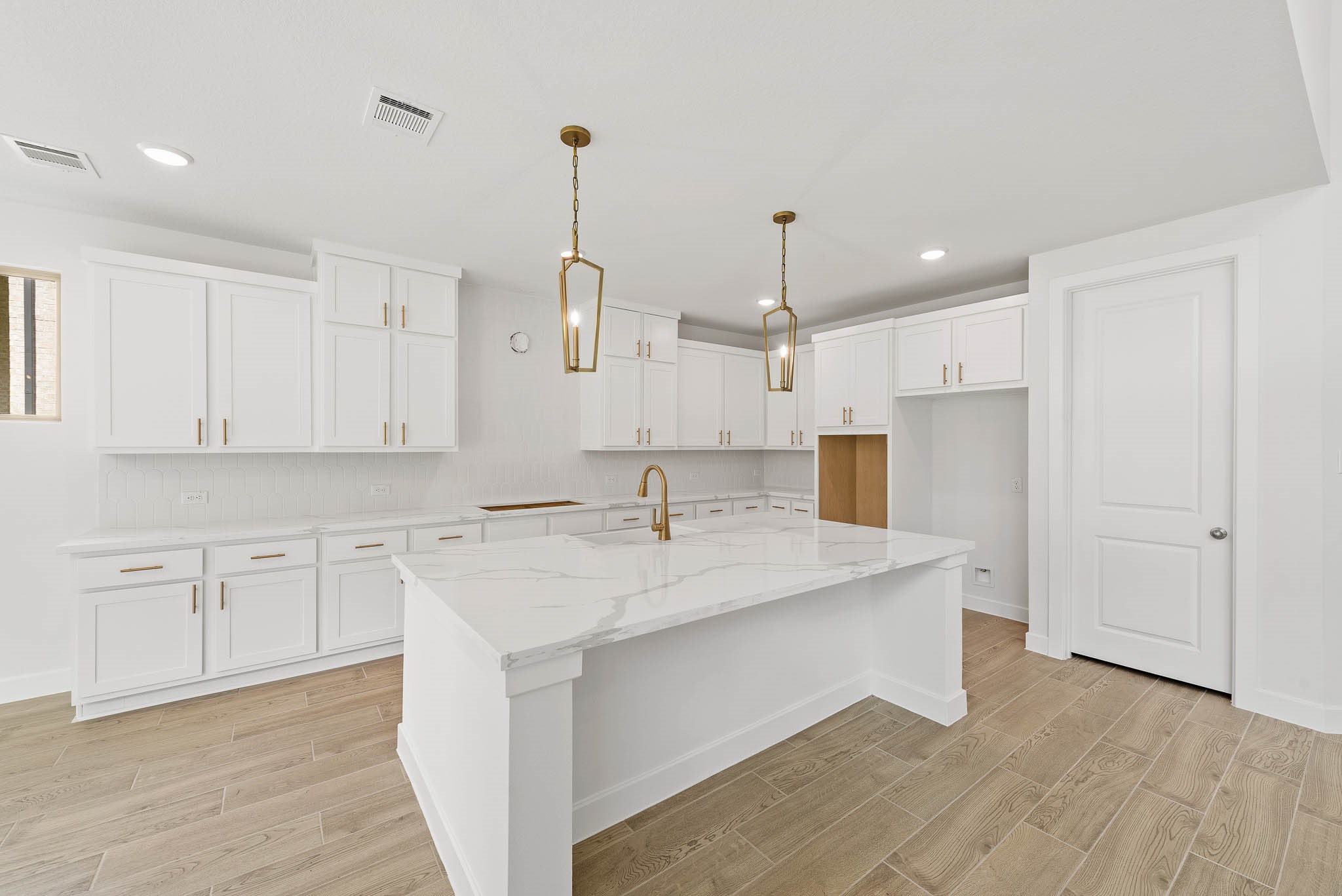 41922 Shoal Street Property Photo 8