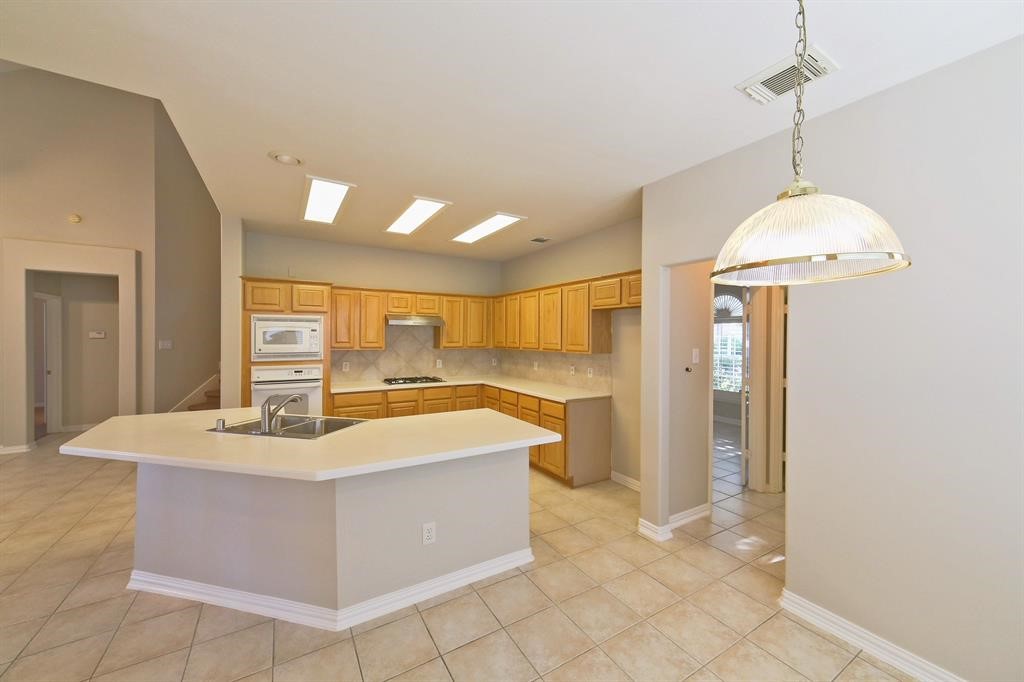 407 Groveton Ridge Lane Property Photo 11