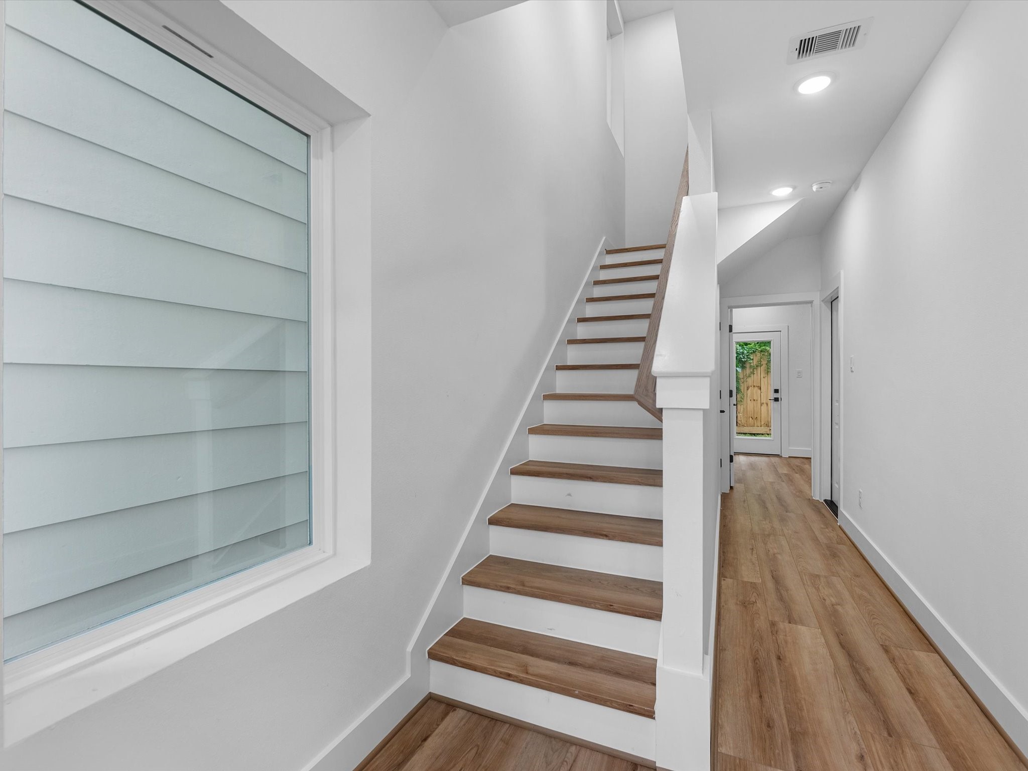 4802 Elysian Street E Property Photo 4