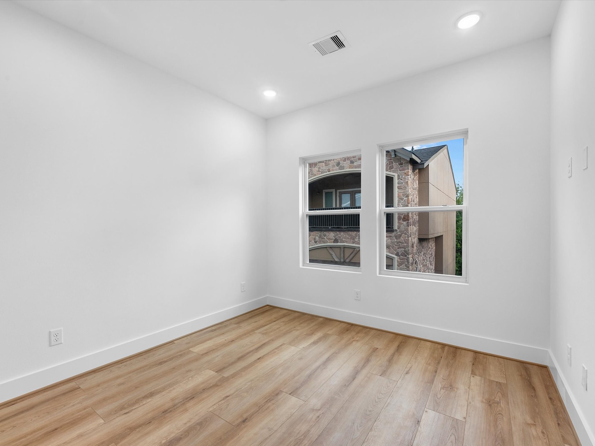 4802 Elysian Street E Property Photo 18