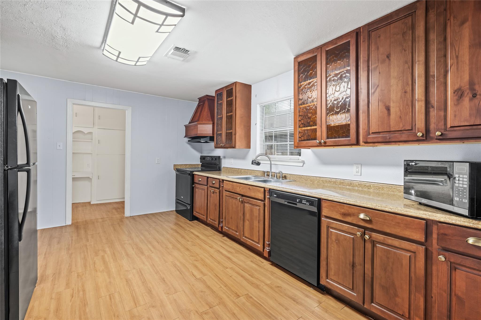405 N College Street, Weimar Tx 78962 Property Photo 11