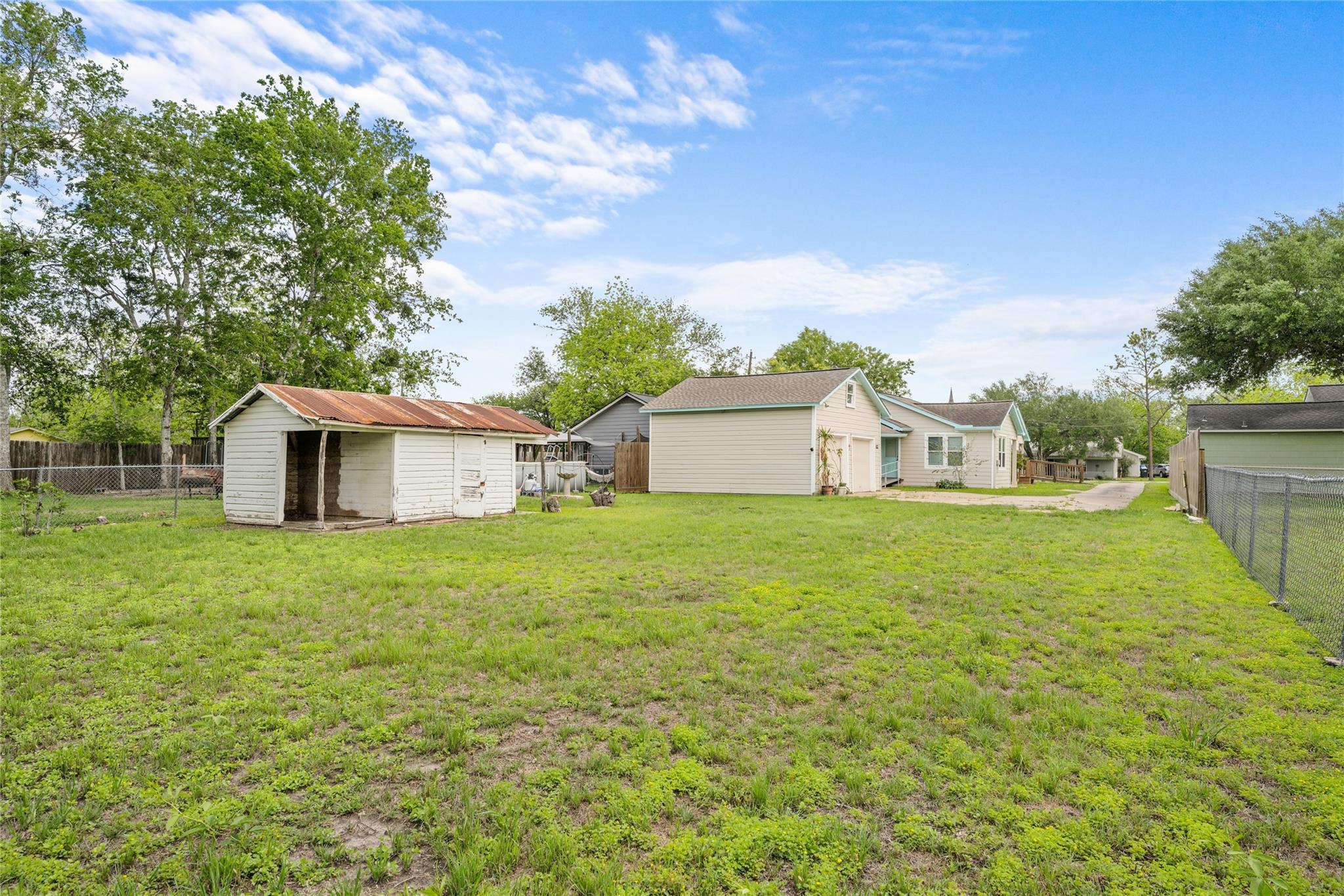 405 N College Street, Weimar Tx 78962 Property Photo 25