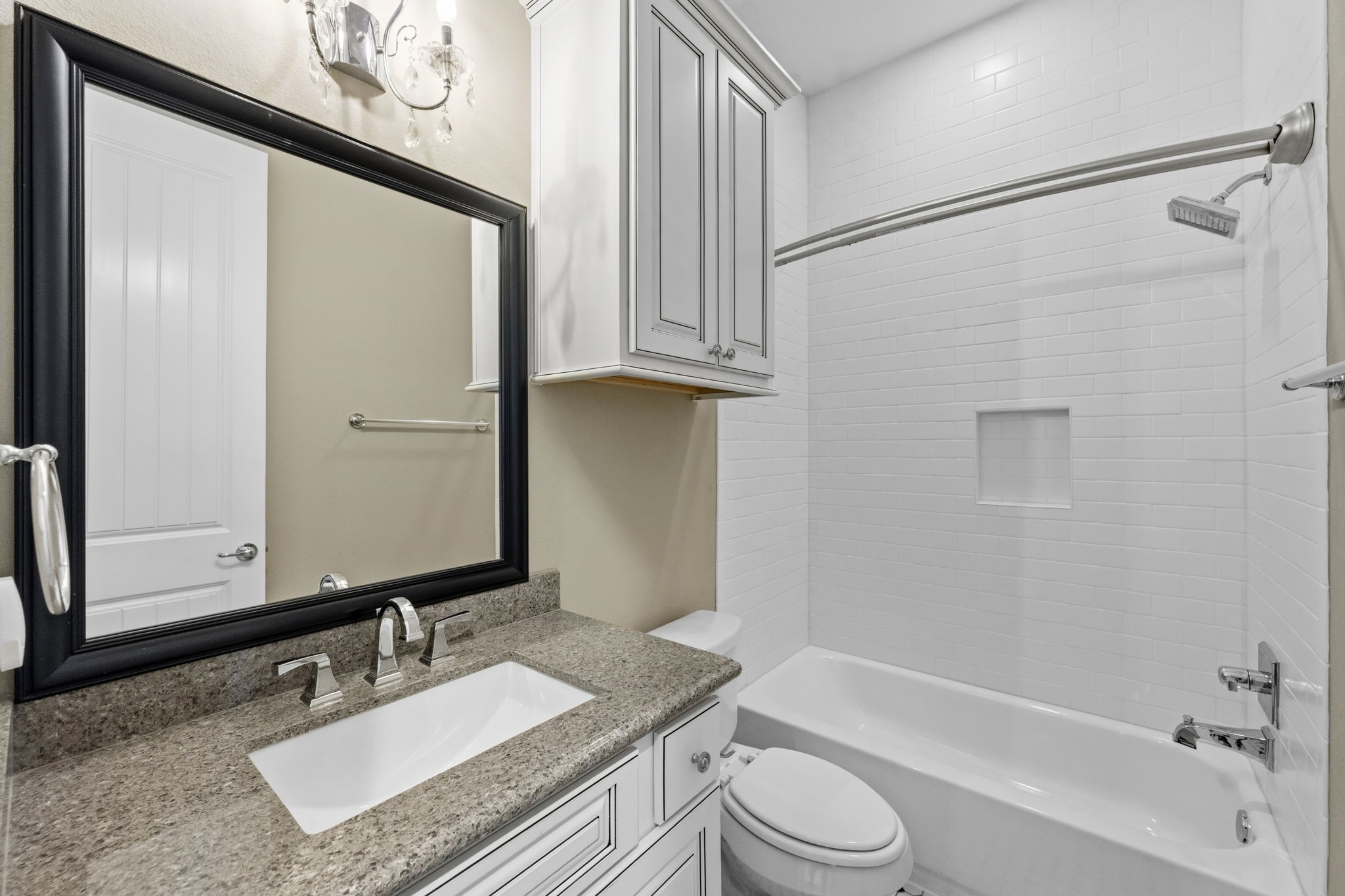 426 W 26th Street Property Photo 6
