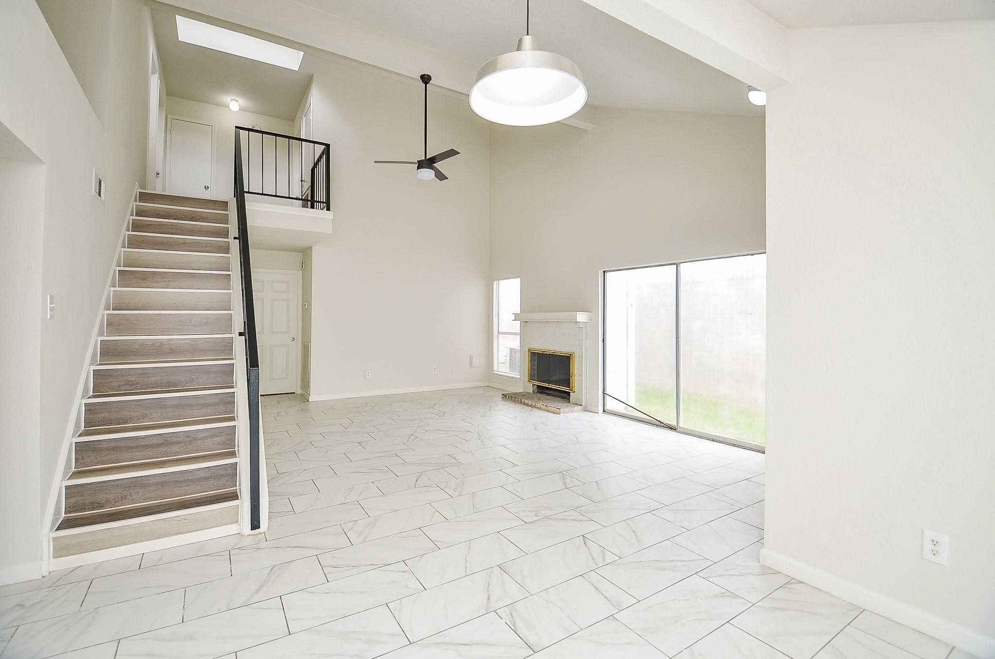11818 Spring Grove Dr Property Photo 3