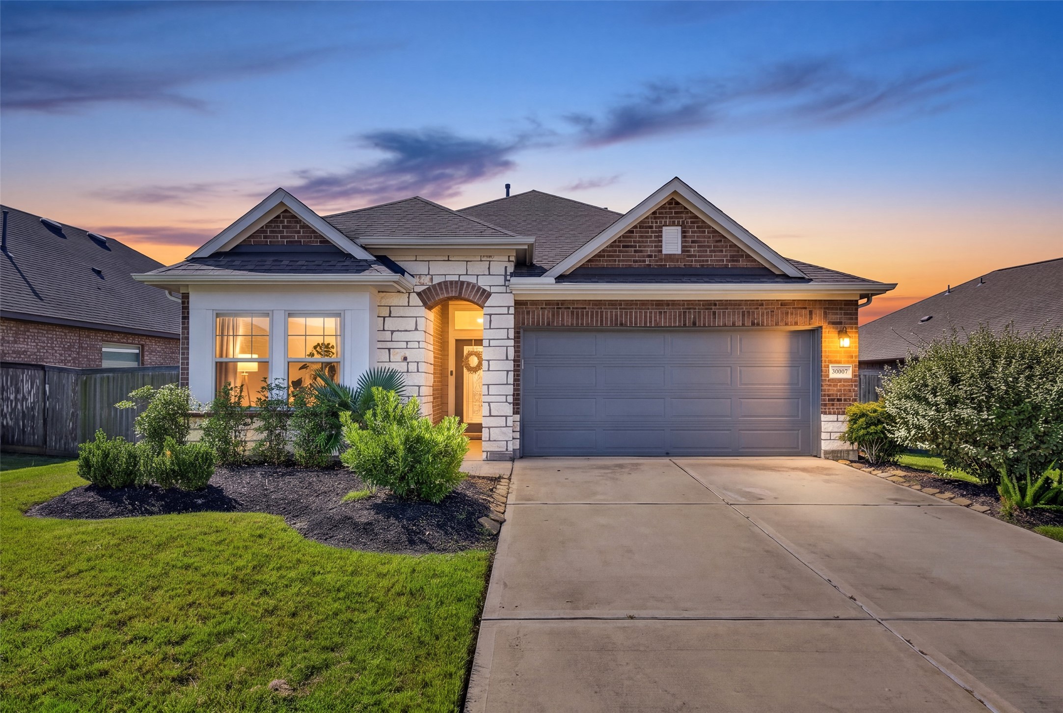30007 Vallonea Oak Property Photo 1