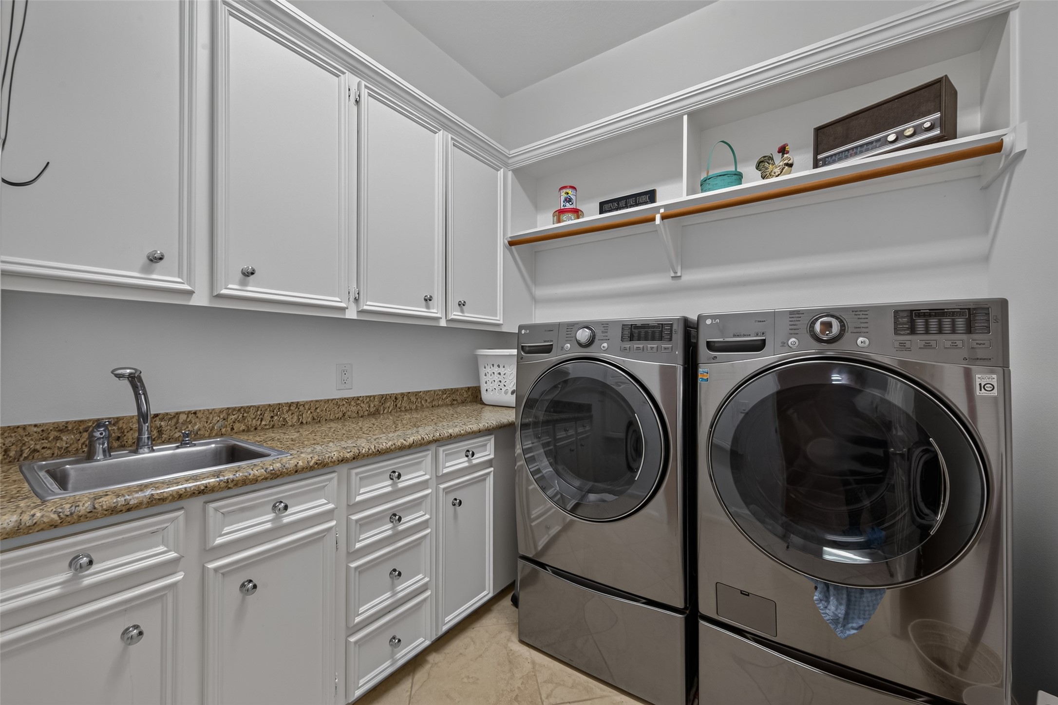 5219 Waterbeck Street Property Photo 36