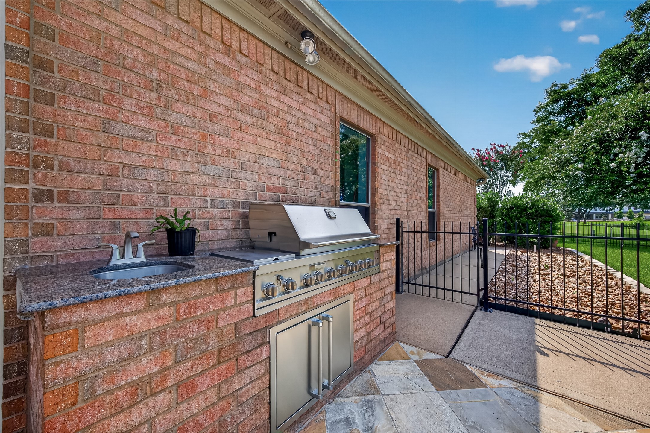 5219 Waterbeck Street Property Photo 40