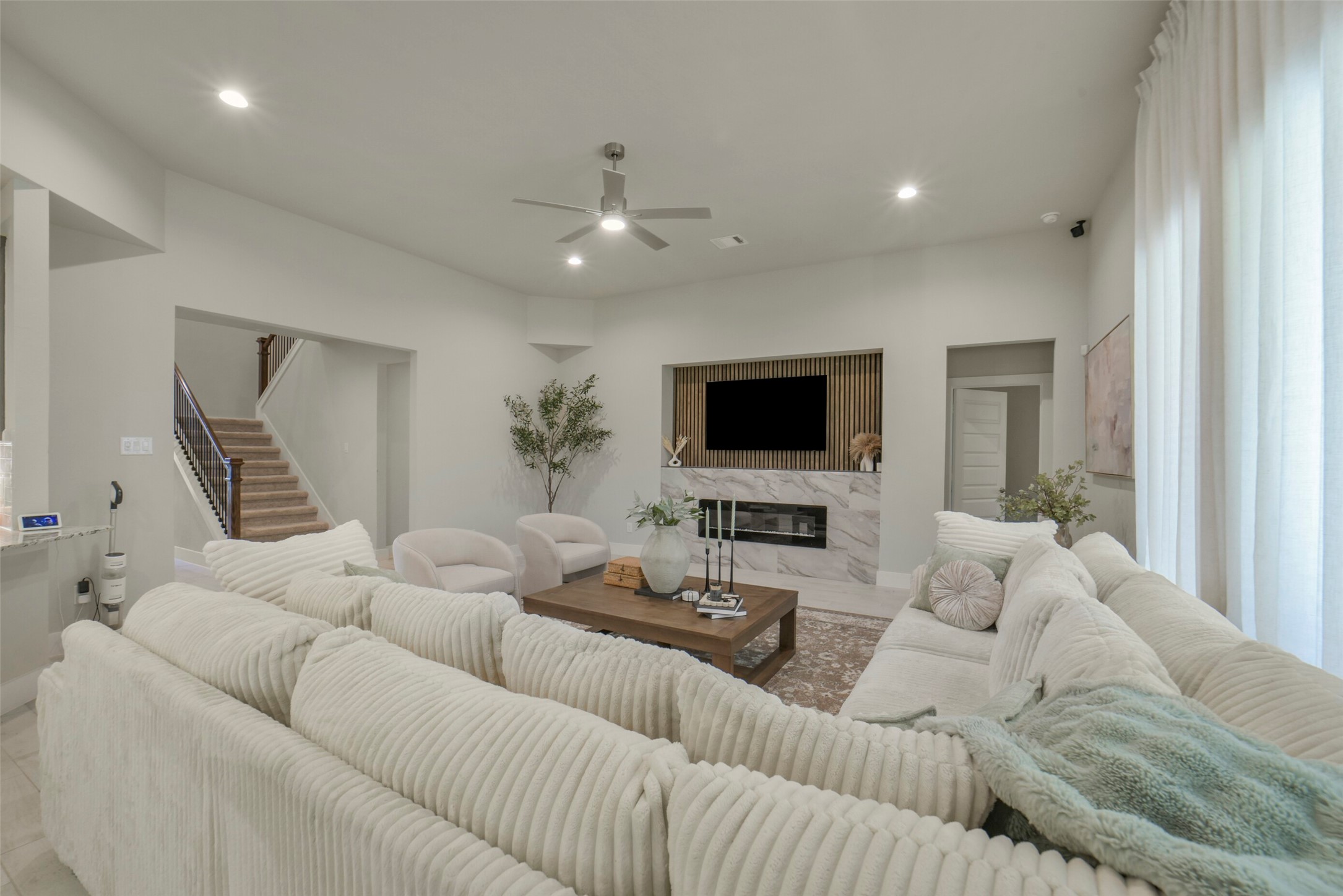 23610 Iris Field Court Property Photo 7