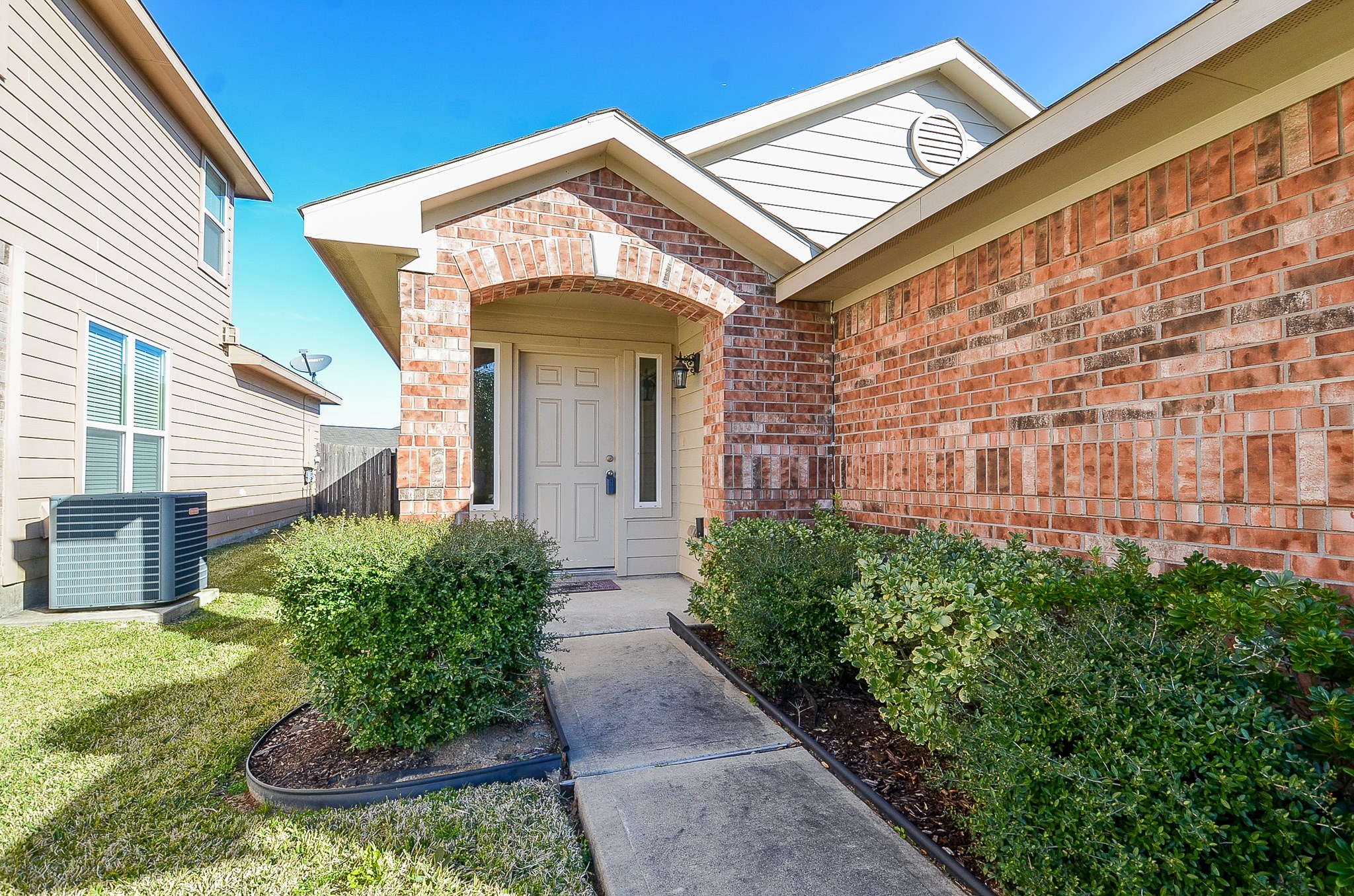 19018 Walbrook Meadows Lane Property Photo 2