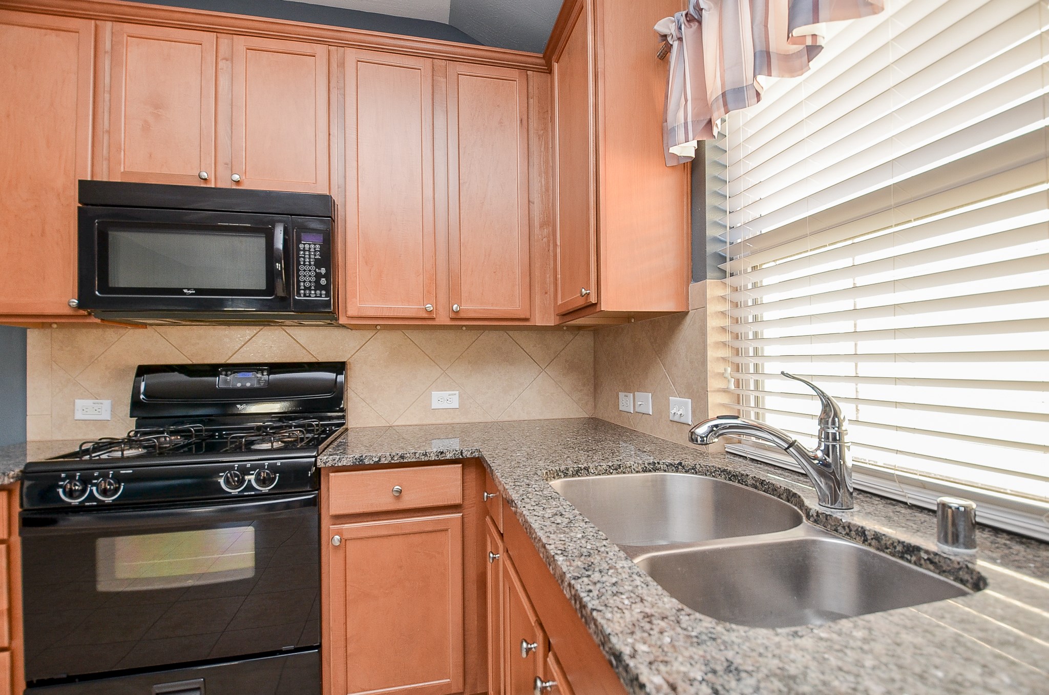 19018 Walbrook Meadows Lane Property Photo 11